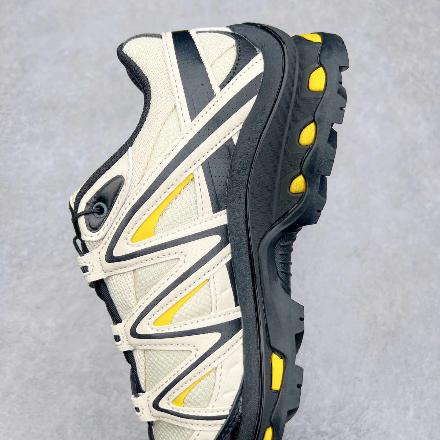 图片[7]-＃C版 Salomon XT-QUEST ADV 萨洛蒙潮流越野机能户外功能鞋 纯原外贸平台特供订单 耗时半年巨作 全套原纸板楦头开发 原厂特供网布配套加持 确保原汁原味 完美呈现版型 原档数据独家私模五层组合大底 男女鞋同步官方开发至46.5 原装Ortholite轻量化鞋垫 中底布带钢印编号 原厂TPU锁扣 进口港宝加持 后跟自然饱满 还原公司包裹性 基于 SALOMON 初代 XT 鞋身造型并搭载 4D ADVANCED CHASSIS™ 大底打造而成 为这款 XT-QUEST 带来了多项足部控制与保护等功能性 如在运动过程中控制左右晃动的过程而提高稳定性、改善长途越野过程中足中到足尖的过渡、提高感知岩石的精确度以抵抗尖锐物体对脚底的伤害以及采用动态缓冲来增强穿着舒适感 从而减轻疲劳感 使 XT-QUEST 成为一双舒适且安全的户外之履 尺码：36 36.5 37.5 38 38.5 39 40 40.5 41 42 42.5 43 44 44.5 45 46 46.5-选品中心