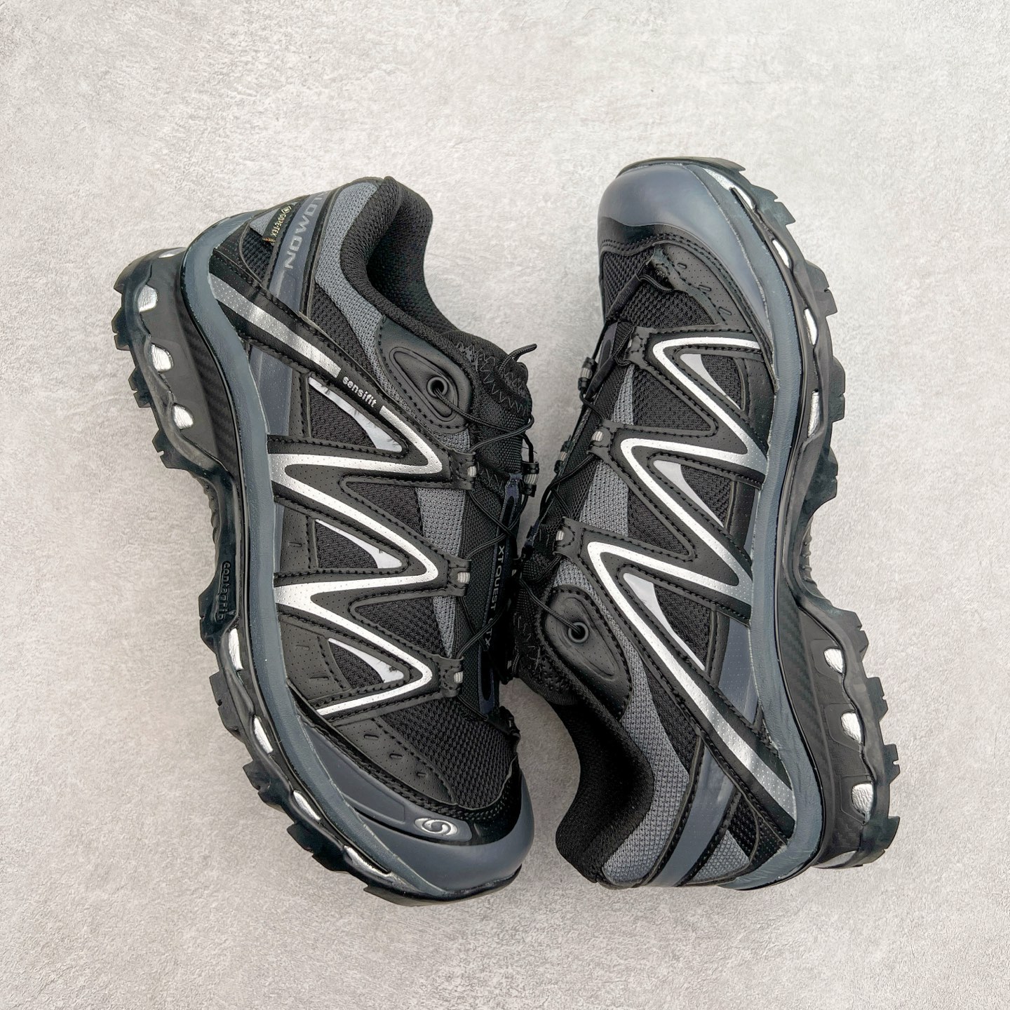 图片[3]-＃C版 Salomon XT-QUEST ADV 萨洛蒙潮流越野机能户外功能鞋 纯原外贸平台特供订单 耗时半年巨作 全套原纸板楦头开发 原厂特供网布配套加持 确保原汁原味 完美呈现版型 原档数据独家私模五层组合大底 男女鞋同步官方开发至46.5 原装Ortholite轻量化鞋垫 中底布带钢印编号 原厂TPU锁扣 进口港宝加持 后跟自然饱满 还原公司包裹性 基于 SALOMON 初代 XT 鞋身造型并搭载 4D ADVANCED CHASSIS™ 大底打造而成 为这款 XT-QUEST 带来了多项足部控制与保护等功能性 如在运动过程中控制左右晃动的过程而提高稳定性、改善长途越野过程中足中到足尖的过渡、提高感知岩石的精确度以抵抗尖锐物体对脚底的伤害以及采用动态缓冲来增强穿着舒适感 从而减轻疲劳感 使 XT-QUEST 成为一双舒适且安全的户外之履 尺码：36 36.5 37.5 38 38.5 39 40 40.5 41 42 42.5 43 44 44.5 45 46 46.5-选品中心