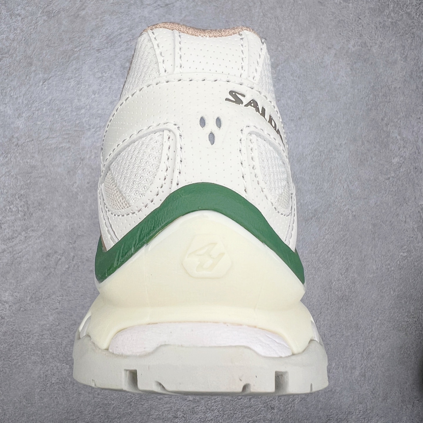 图片[8]-＃C版 Salomon XT-QUEST ADV 萨洛蒙潮流越野机能户外功能鞋 纯原外贸平台特供订单 耗时半年巨作 全套原纸板楦头开发 原厂特供网布配套加持 确保原汁原味 完美呈现版型 原档数据独家私模五层组合大底 男女鞋同步官方开发至46.5 原装Ortholite轻量化鞋垫 中底布带钢印编号 原厂TPU锁扣 进口港宝加持 后跟自然饱满 还原公司包裹性 基于 SALOMON 初代 XT 鞋身造型并搭载 4D ADVANCED CHASSIS™ 大底打造而成 为这款 XT-QUEST 带来了多项足部控制与保护等功能性 如在运动过程中控制左右晃动的过程而提高稳定性、改善长途越野过程中足中到足尖的过渡、提高感知岩石的精确度以抵抗尖锐物体对脚底的伤害以及采用动态缓冲来增强穿着舒适感 从而减轻疲劳感 使 XT-QUEST 成为一双舒适且安全的户外之履 尺码：36 36.5 37.5 38 38.5 39 40 40.5 41 42 42.5 43 44 44.5 45 46 46.5-选品中心