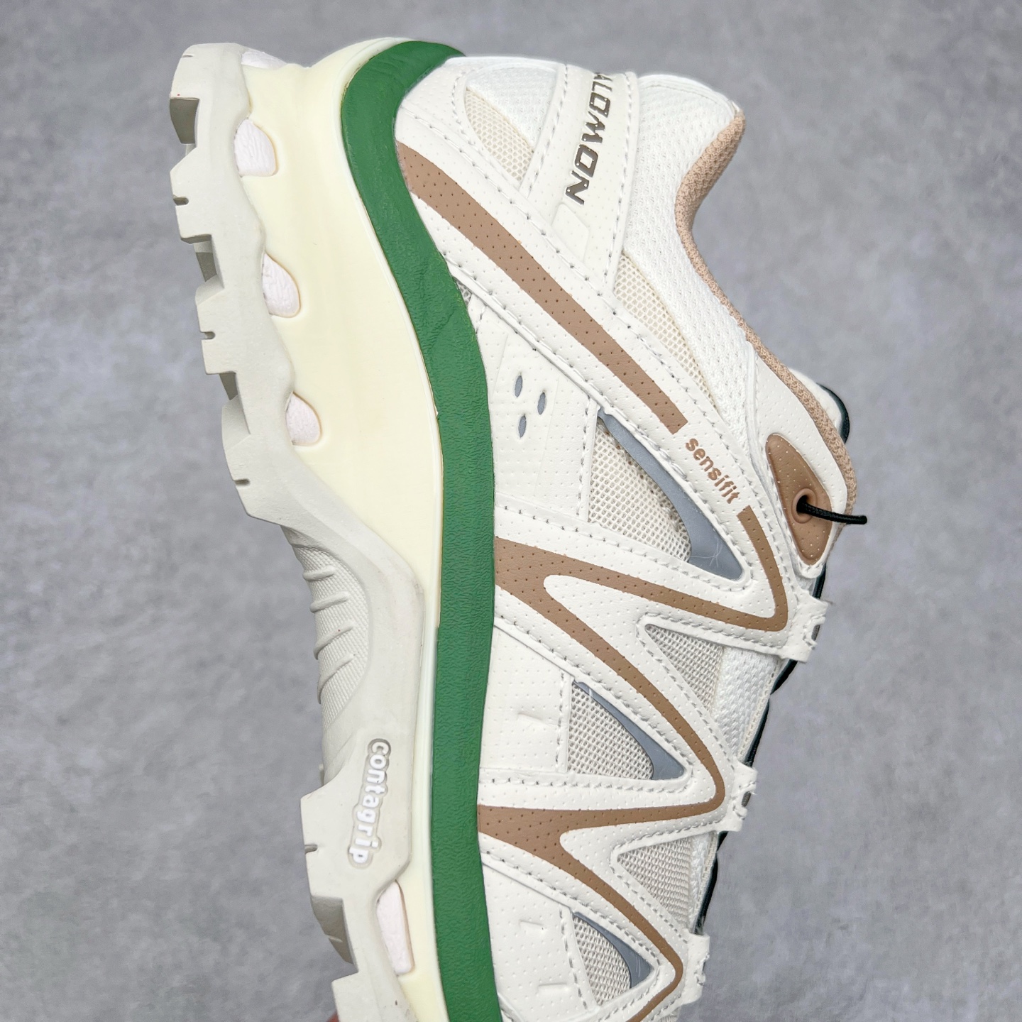 图片[6]-＃C版 Salomon XT-QUEST ADV 萨洛蒙潮流越野机能户外功能鞋 纯原外贸平台特供订单 耗时半年巨作 全套原纸板楦头开发 原厂特供网布配套加持 确保原汁原味 完美呈现版型 原档数据独家私模五层组合大底 男女鞋同步官方开发至46.5 原装Ortholite轻量化鞋垫 中底布带钢印编号 原厂TPU锁扣 进口港宝加持 后跟自然饱满 还原公司包裹性 基于 SALOMON 初代 XT 鞋身造型并搭载 4D ADVANCED CHASSIS™ 大底打造而成 为这款 XT-QUEST 带来了多项足部控制与保护等功能性 如在运动过程中控制左右晃动的过程而提高稳定性、改善长途越野过程中足中到足尖的过渡、提高感知岩石的精确度以抵抗尖锐物体对脚底的伤害以及采用动态缓冲来增强穿着舒适感 从而减轻疲劳感 使 XT-QUEST 成为一双舒适且安全的户外之履 尺码：36 36.5 37.5 38 38.5 39 40 40.5 41 42 42.5 43 44 44.5 45 46 46.5-选品中心