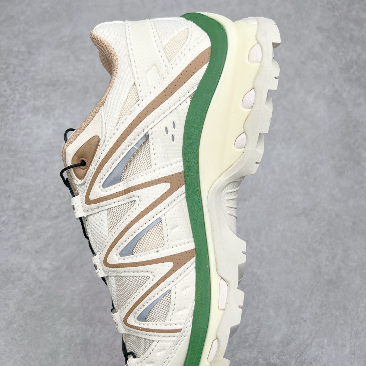 图片[7]-＃C版 Salomon XT-QUEST ADV 萨洛蒙潮流越野机能户外功能鞋 纯原外贸平台特供订单 耗时半年巨作 全套原纸板楦头开发 原厂特供网布配套加持 确保原汁原味 完美呈现版型 原档数据独家私模五层组合大底 男女鞋同步官方开发至46.5 原装Ortholite轻量化鞋垫 中底布带钢印编号 原厂TPU锁扣 进口港宝加持 后跟自然饱满 还原公司包裹性 基于 SALOMON 初代 XT 鞋身造型并搭载 4D ADVANCED CHASSIS™ 大底打造而成 为这款 XT-QUEST 带来了多项足部控制与保护等功能性 如在运动过程中控制左右晃动的过程而提高稳定性、改善长途越野过程中足中到足尖的过渡、提高感知岩石的精确度以抵抗尖锐物体对脚底的伤害以及采用动态缓冲来增强穿着舒适感 从而减轻疲劳感 使 XT-QUEST 成为一双舒适且安全的户外之履 尺码：36 36.5 37.5 38 38.5 39 40 40.5 41 42 42.5 43 44 44.5 45 46 46.5-选品中心