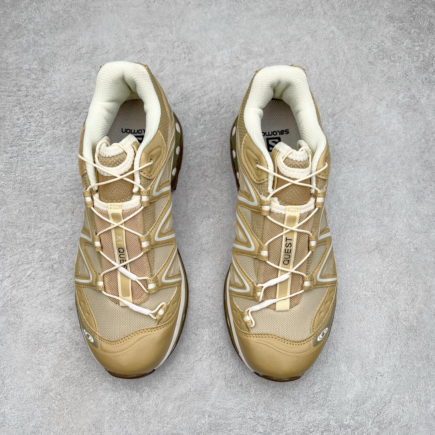 图片[2]-＃C版 Salomon XT-QUEST ADV 萨洛蒙潮流越野机能户外功能鞋 纯原外贸平台特供订单 耗时半年巨作 全套原纸板楦头开发 原厂特供网布配套加持 确保原汁原味 完美呈现版型 原档数据独家私模五层组合大底 男女鞋同步官方开发至46.5 原装Ortholite轻量化鞋垫 中底布带钢印编号 原厂TPU锁扣 进口港宝加持 后跟自然饱满 还原公司包裹性 基于 SALOMON 初代 XT 鞋身造型并搭载 4D ADVANCED CHASSIS™ 大底打造而成 为这款 XT-QUEST 带来了多项足部控制与保护等功能性 如在运动过程中控制左右晃动的过程而提高稳定性、改善长途越野过程中足中到足尖的过渡、提高感知岩石的精确度以抵抗尖锐物体对脚底的伤害以及采用动态缓冲来增强穿着舒适感 从而减轻疲劳感 使 XT-QUEST 成为一双舒适且安全的户外之履 尺码：36 36.5 37.5 38 38.5 39 40 40.5 41 42 42.5 43 44 44.5 45 46 46.5-选品中心