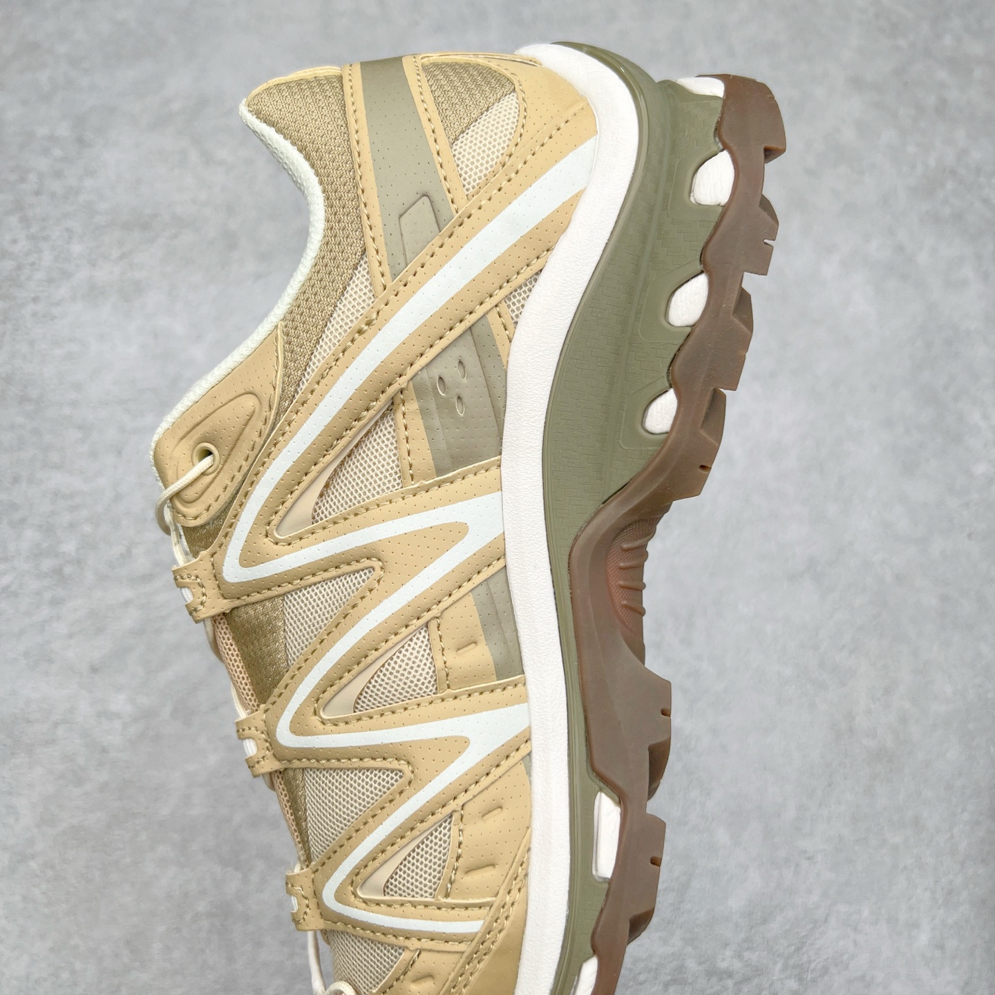 图片[7]-＃C版 Salomon XT-QUEST ADV 萨洛蒙潮流越野机能户外功能鞋 纯原外贸平台特供订单 耗时半年巨作 全套原纸板楦头开发 原厂特供网布配套加持 确保原汁原味 完美呈现版型 原档数据独家私模五层组合大底 男女鞋同步官方开发至46.5 原装Ortholite轻量化鞋垫 中底布带钢印编号 原厂TPU锁扣 进口港宝加持 后跟自然饱满 还原公司包裹性 基于 SALOMON 初代 XT 鞋身造型并搭载 4D ADVANCED CHASSIS™ 大底打造而成 为这款 XT-QUEST 带来了多项足部控制与保护等功能性 如在运动过程中控制左右晃动的过程而提高稳定性、改善长途越野过程中足中到足尖的过渡、提高感知岩石的精确度以抵抗尖锐物体对脚底的伤害以及采用动态缓冲来增强穿着舒适感 从而减轻疲劳感 使 XT-QUEST 成为一双舒适且安全的户外之履 尺码：36 36.5 37.5 38 38.5 39 40 40.5 41 42 42.5 43 44 44.5 45 46 46.5-选品中心