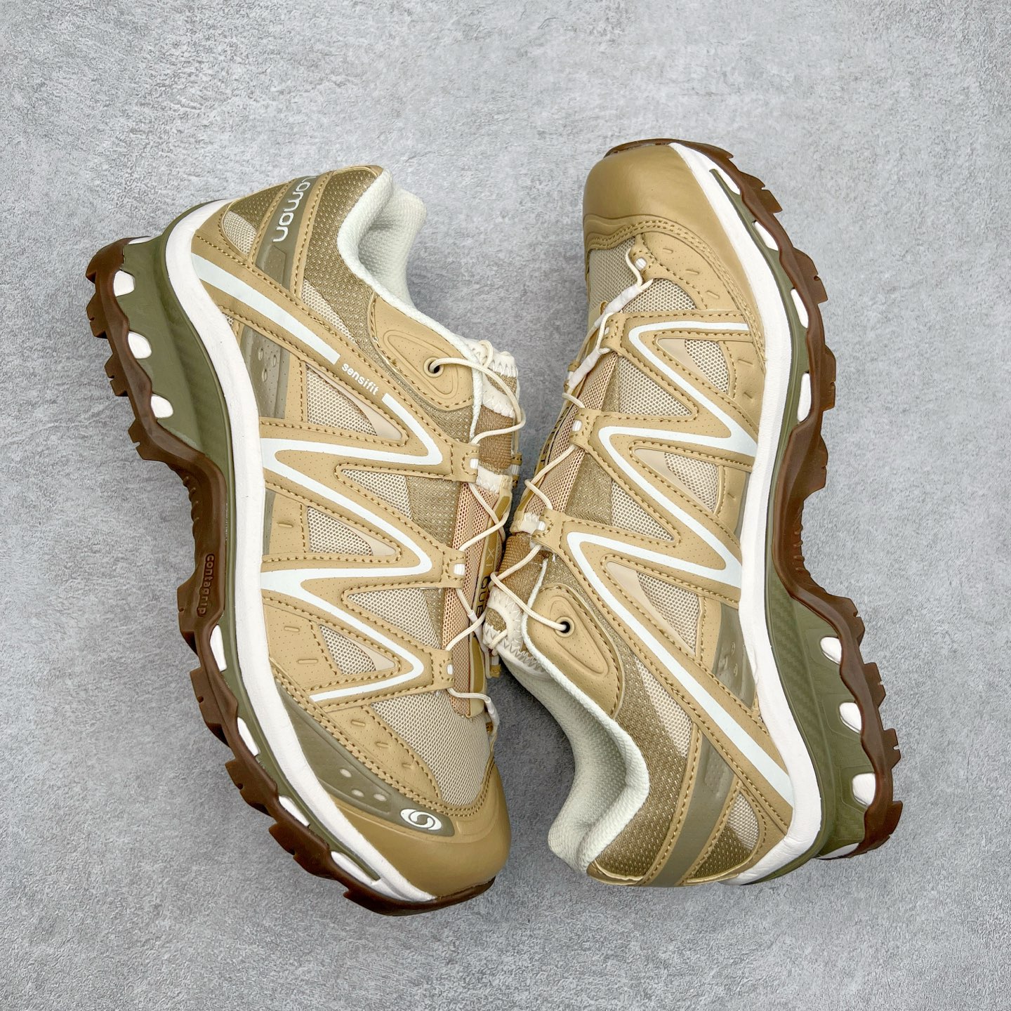 图片[3]-＃C版 Salomon XT-QUEST ADV 萨洛蒙潮流越野机能户外功能鞋 纯原外贸平台特供订单 耗时半年巨作 全套原纸板楦头开发 原厂特供网布配套加持 确保原汁原味 完美呈现版型 原档数据独家私模五层组合大底 男女鞋同步官方开发至46.5 原装Ortholite轻量化鞋垫 中底布带钢印编号 原厂TPU锁扣 进口港宝加持 后跟自然饱满 还原公司包裹性 基于 SALOMON 初代 XT 鞋身造型并搭载 4D ADVANCED CHASSIS™ 大底打造而成 为这款 XT-QUEST 带来了多项足部控制与保护等功能性 如在运动过程中控制左右晃动的过程而提高稳定性、改善长途越野过程中足中到足尖的过渡、提高感知岩石的精确度以抵抗尖锐物体对脚底的伤害以及采用动态缓冲来增强穿着舒适感 从而减轻疲劳感 使 XT-QUEST 成为一双舒适且安全的户外之履 尺码：36 36.5 37.5 38 38.5 39 40 40.5 41 42 42.5 43 44 44.5 45 46 46.5-选品中心