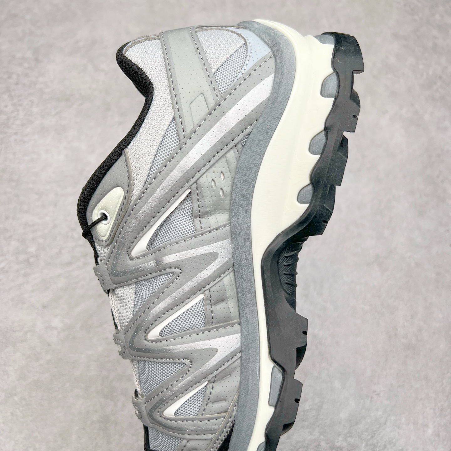 图片[7]-＃C版 Salomon XT-QUEST ADV 萨洛蒙潮流越野机能户外功能鞋 纯原外贸平台特供订单 耗时半年巨作 全套原纸板楦头开发 原厂特供网布配套加持 确保原汁原味 完美呈现版型 原档数据独家私模五层组合大底 男女鞋同步官方开发至46.5 原装Ortholite轻量化鞋垫 中底布带钢印编号 原厂TPU锁扣 进口港宝加持 后跟自然饱满 还原公司包裹性 基于 SALOMON 初代 XT 鞋身造型并搭载 4D ADVANCED CHASSIS™ 大底打造而成 为这款 XT-QUEST 带来了多项足部控制与保护等功能性 如在运动过程中控制左右晃动的过程而提高稳定性、改善长途越野过程中足中到足尖的过渡、提高感知岩石的精确度以抵抗尖锐物体对脚底的伤害以及采用动态缓冲来增强穿着舒适感 从而减轻疲劳感 使 XT-QUEST 成为一双舒适且安全的户外之履 尺码：36 36.5 37.5 38 38.5 39 40 40.5 41 42 42.5 43 44 44.5 45 46 46.5-选品中心