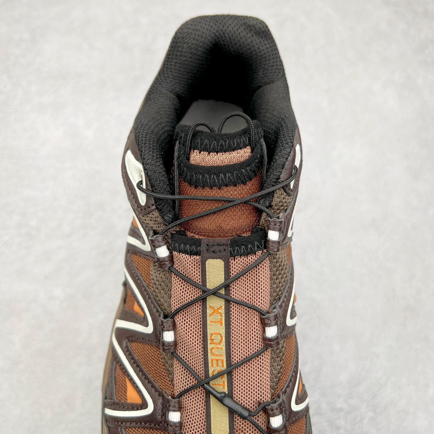 图片[5]-＃C版 Salomon XT-QUEST ADV 萨洛蒙潮流越野机能户外功能鞋 纯原外贸平台特供订单 耗时半年巨作 全套原纸板楦头开发 原厂特供网布配套加持 确保原汁原味 完美呈现版型 原档数据独家私模五层组合大底 男女鞋同步官方开发至46.5 原装Ortholite轻量化鞋垫 中底布带钢印编号 原厂TPU锁扣 进口港宝加持 后跟自然饱满 还原公司包裹性 基于 SALOMON 初代 XT 鞋身造型并搭载 4D ADVANCED CHASSIS™ 大底打造而成 为这款 XT-QUEST 带来了多项足部控制与保护等功能性 如在运动过程中控制左右晃动的过程而提高稳定性、改善长途越野过程中足中到足尖的过渡、提高感知岩石的精确度以抵抗尖锐物体对脚底的伤害以及采用动态缓冲来增强穿着舒适感 从而减轻疲劳感 使 XT-QUEST 成为一双舒适且安全的户外之履 尺码：36 36.5 37.5 38 38.5 39 40 40.5 41 42 42.5 43 44 44.5 45 46 46.5-选品中心