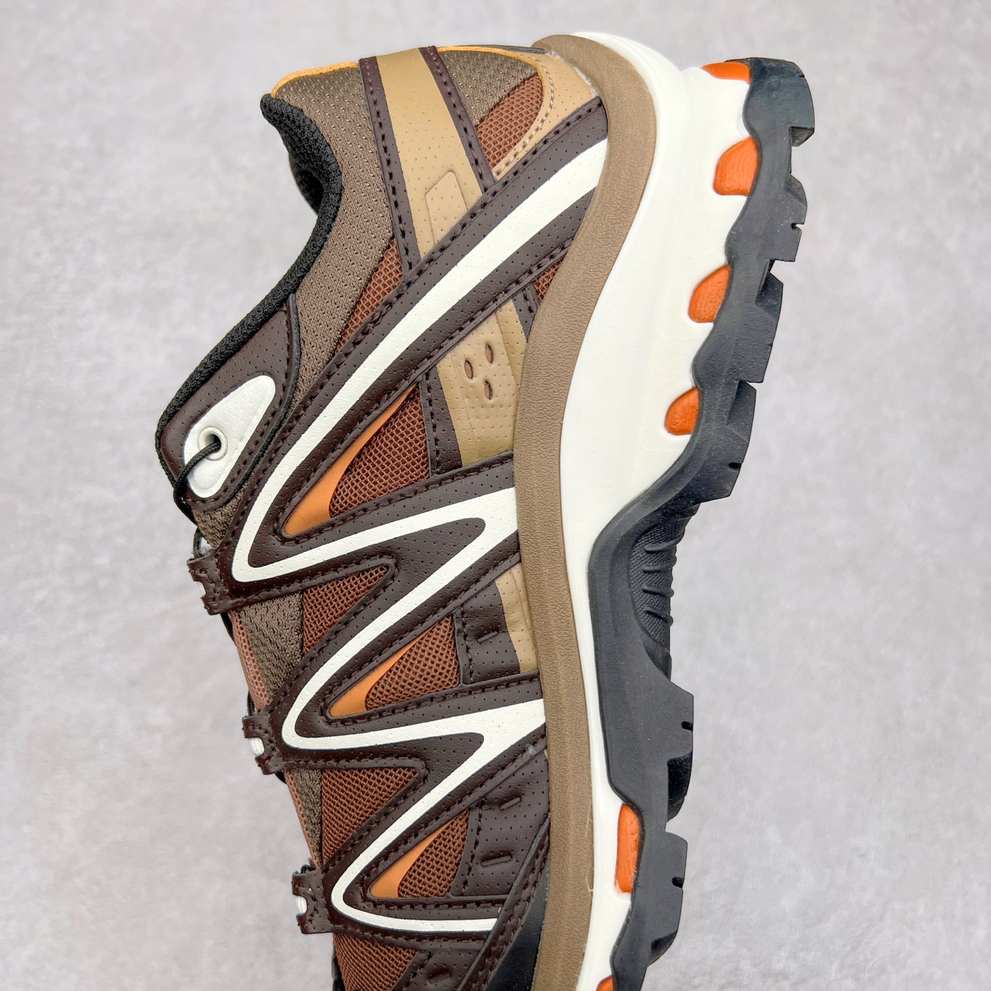 图片[7]-＃C版 Salomon XT-QUEST ADV 萨洛蒙潮流越野机能户外功能鞋 纯原外贸平台特供订单 耗时半年巨作 全套原纸板楦头开发 原厂特供网布配套加持 确保原汁原味 完美呈现版型 原档数据独家私模五层组合大底 男女鞋同步官方开发至46.5 原装Ortholite轻量化鞋垫 中底布带钢印编号 原厂TPU锁扣 进口港宝加持 后跟自然饱满 还原公司包裹性 基于 SALOMON 初代 XT 鞋身造型并搭载 4D ADVANCED CHASSIS™ 大底打造而成 为这款 XT-QUEST 带来了多项足部控制与保护等功能性 如在运动过程中控制左右晃动的过程而提高稳定性、改善长途越野过程中足中到足尖的过渡、提高感知岩石的精确度以抵抗尖锐物体对脚底的伤害以及采用动态缓冲来增强穿着舒适感 从而减轻疲劳感 使 XT-QUEST 成为一双舒适且安全的户外之履 尺码：36 36.5 37.5 38 38.5 39 40 40.5 41 42 42.5 43 44 44.5 45 46 46.5-选品中心