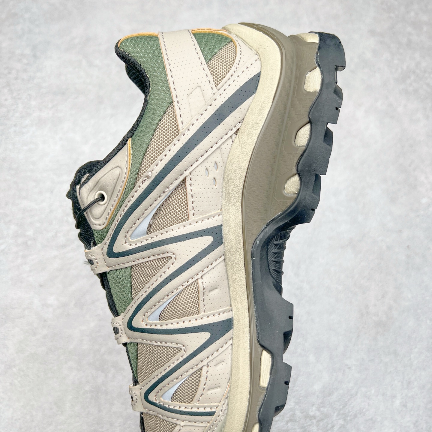 图片[7]-＃C版 Salomon XT-QUEST ADV 萨洛蒙潮流越野机能户外功能鞋 纯原外贸平台特供订单 耗时半年巨作 全套原纸板楦头开发 原厂特供网布配套加持 确保原汁原味 完美呈现版型 原档数据独家私模五层组合大底 男女鞋同步官方开发至46.5 原装Ortholite轻量化鞋垫 中底布带钢印编号 原厂TPU锁扣 进口港宝加持 后跟自然饱满 还原公司包裹性 基于 SALOMON 初代 XT 鞋身造型并搭载 4D ADVANCED CHASSIS™ 大底打造而成 为这款 XT-QUEST 带来了多项足部控制与保护等功能性 如在运动过程中控制左右晃动的过程而提高稳定性、改善长途越野过程中足中到足尖的过渡、提高感知岩石的精确度以抵抗尖锐物体对脚底的伤害以及采用动态缓冲来增强穿着舒适感 从而减轻疲劳感 使 XT-QUEST 成为一双舒适且安全的户外之履 尺码：36 36.5 37.5 38 38.5 39 40 40.5 41 42 42.5 43 44 44.5 45 46 46.5-选品中心