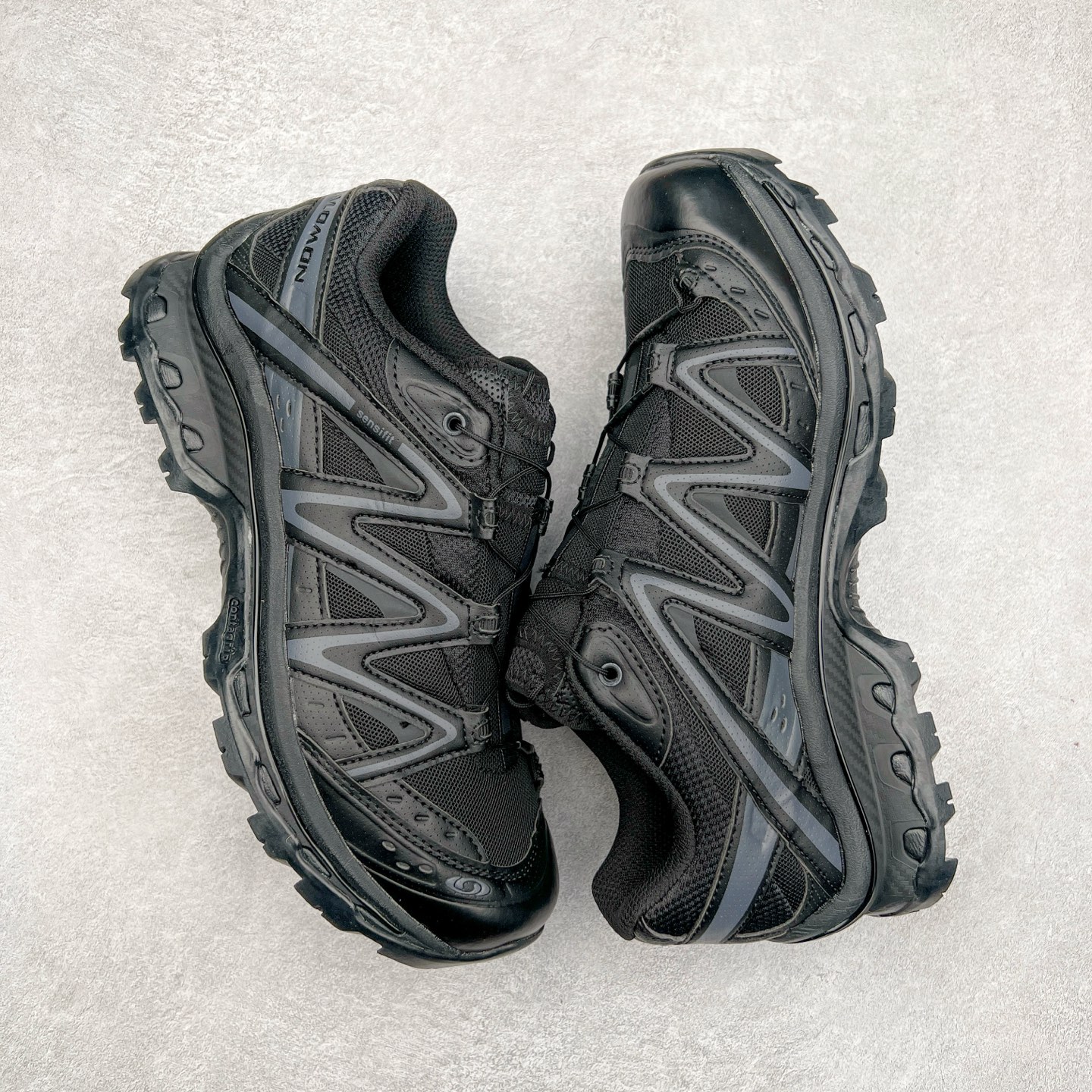 图片[3]-＃C版 Salomon XT-QUEST ADV 萨洛蒙潮流越野机能户外功能鞋 纯原外贸平台特供订单 耗时半年巨作 全套原纸板楦头开发 原厂特供网布配套加持 确保原汁原味 完美呈现版型 原档数据独家私模五层组合大底 男女鞋同步官方开发至46.5 原装Ortholite轻量化鞋垫 中底布带钢印编号 原厂TPU锁扣 进口港宝加持 后跟自然饱满 还原公司包裹性 基于 SALOMON 初代 XT 鞋身造型并搭载 4D ADVANCED CHASSIS™ 大底打造而成 为这款 XT-QUEST 带来了多项足部控制与保护等功能性 如在运动过程中控制左右晃动的过程而提高稳定性、改善长途越野过程中足中到足尖的过渡、提高感知岩石的精确度以抵抗尖锐物体对脚底的伤害以及采用动态缓冲来增强穿着舒适感 从而减轻疲劳感 使 XT-QUEST 成为一双舒适且安全的户外之履 尺码：36 36.5 37.5 38 38.5 39 40 40.5 41 42 42.5 43 44 44.5 45 46 46.5-选品中心