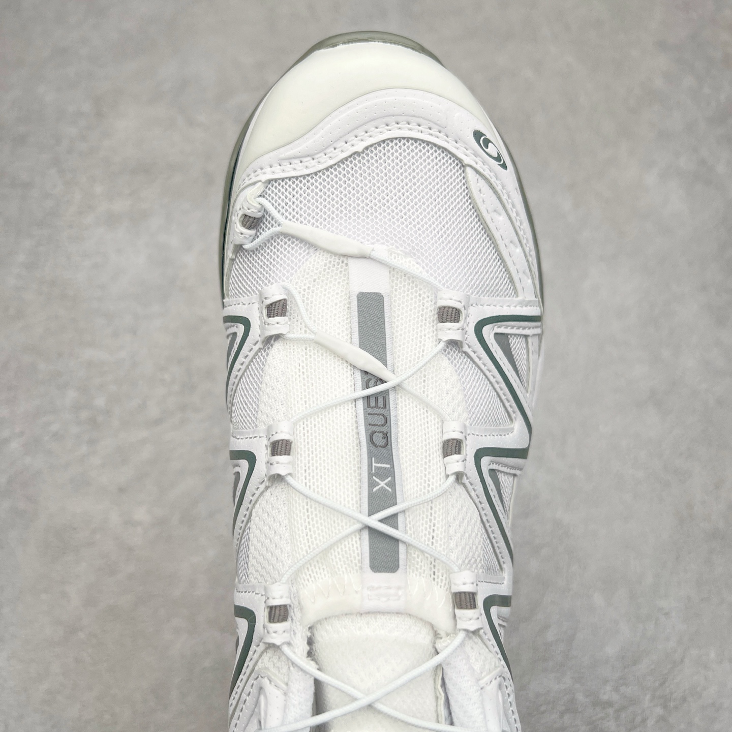 图片[4]-＃C版 Salomon XT-QUEST ADV 萨洛蒙潮流越野机能户外功能鞋 纯原外贸平台特供订单 耗时半年巨作 全套原纸板楦头开发 原厂特供网布配套加持 确保原汁原味 完美呈现版型 原档数据独家私模五层组合大底 男女鞋同步官方开发至46.5 原装Ortholite轻量化鞋垫 中底布带钢印编号 原厂TPU锁扣 进口港宝加持 后跟自然饱满 还原公司包裹性 基于 SALOMON 初代 XT 鞋身造型并搭载 4D ADVANCED CHASSIS™ 大底打造而成 为这款 XT-QUEST 带来了多项足部控制与保护等功能性 如在运动过程中控制左右晃动的过程而提高稳定性、改善长途越野过程中足中到足尖的过渡、提高感知岩石的精确度以抵抗尖锐物体对脚底的伤害以及采用动态缓冲来增强穿着舒适感 从而减轻疲劳感 使 XT-QUEST 成为一双舒适且安全的户外之履 尺码：36 36.5 37.5 38 38.5 39 40 40.5 41 42 42.5 43 44 44.5 45 46 46.5-选品中心