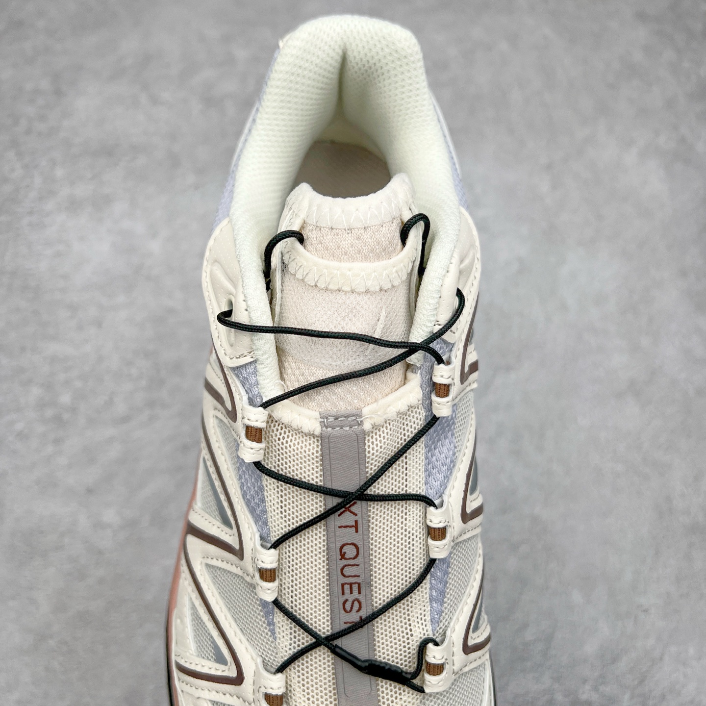 图片[5]-＃C版 Salomon XT-QUEST ADV 萨洛蒙潮流越野机能户外功能鞋 纯原外贸平台特供订单 耗时半年巨作 全套原纸板楦头开发 原厂特供网布配套加持 确保原汁原味 完美呈现版型 原档数据独家私模五层组合大底 男女鞋同步官方开发至46.5 原装Ortholite轻量化鞋垫 中底布带钢印编号 原厂TPU锁扣 进口港宝加持 后跟自然饱满 还原公司包裹性 基于 SALOMON 初代 XT 鞋身造型并搭载 4D ADVANCED CHASSIS™ 大底打造而成 为这款 XT-QUEST 带来了多项足部控制与保护等功能性 如在运动过程中控制左右晃动的过程而提高稳定性、改善长途越野过程中足中到足尖的过渡、提高感知岩石的精确度以抵抗尖锐物体对脚底的伤害以及采用动态缓冲来增强穿着舒适感 从而减轻疲劳感 使 XT-QUEST 成为一双舒适且安全的户外之履 尺码：36 36.5 37.5 38 38.5 39 40 40.5 41 42 42.5 43 44 44.5 45 46 46.5-选品中心