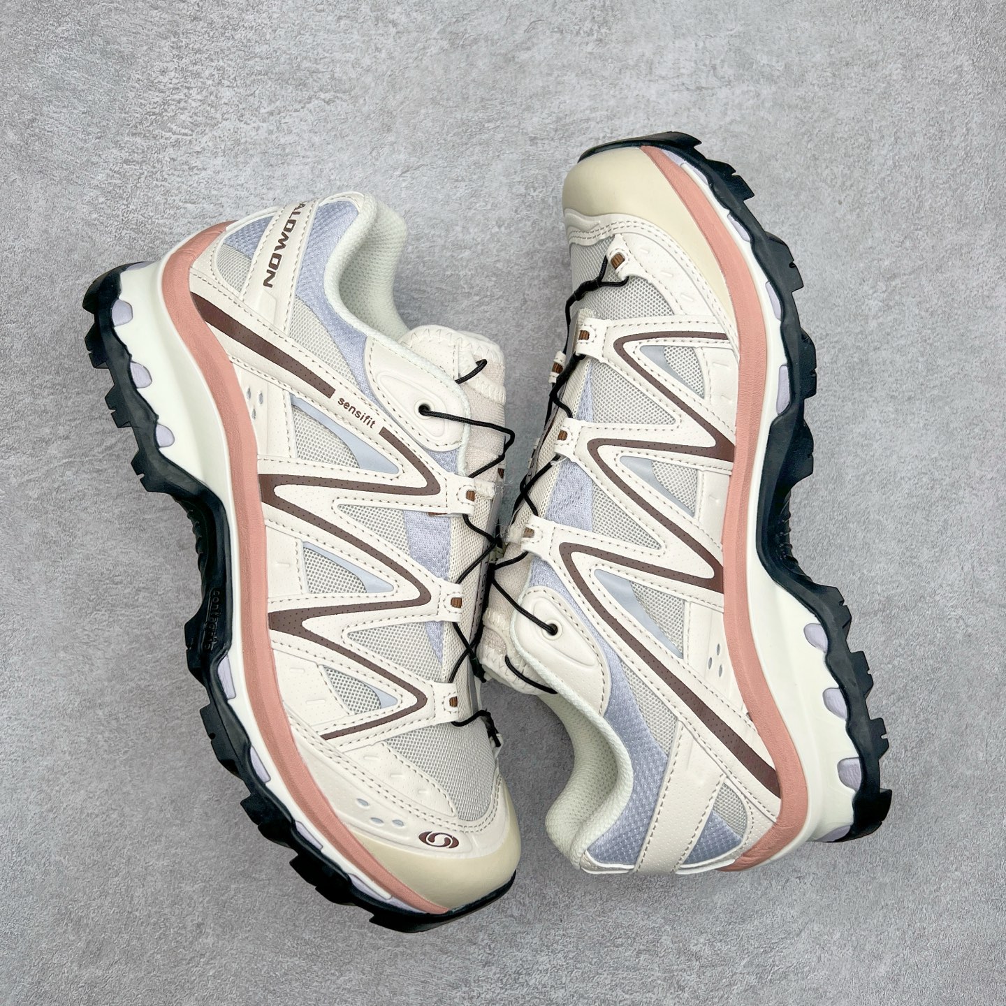 图片[3]-＃C版 Salomon XT-QUEST ADV 萨洛蒙潮流越野机能户外功能鞋 纯原外贸平台特供订单 耗时半年巨作 全套原纸板楦头开发 原厂特供网布配套加持 确保原汁原味 完美呈现版型 原档数据独家私模五层组合大底 男女鞋同步官方开发至46.5 原装Ortholite轻量化鞋垫 中底布带钢印编号 原厂TPU锁扣 进口港宝加持 后跟自然饱满 还原公司包裹性 基于 SALOMON 初代 XT 鞋身造型并搭载 4D ADVANCED CHASSIS™ 大底打造而成 为这款 XT-QUEST 带来了多项足部控制与保护等功能性 如在运动过程中控制左右晃动的过程而提高稳定性、改善长途越野过程中足中到足尖的过渡、提高感知岩石的精确度以抵抗尖锐物体对脚底的伤害以及采用动态缓冲来增强穿着舒适感 从而减轻疲劳感 使 XT-QUEST 成为一双舒适且安全的户外之履 尺码：36 36.5 37.5 38 38.5 39 40 40.5 41 42 42.5 43 44 44.5 45 46 46.5-选品中心