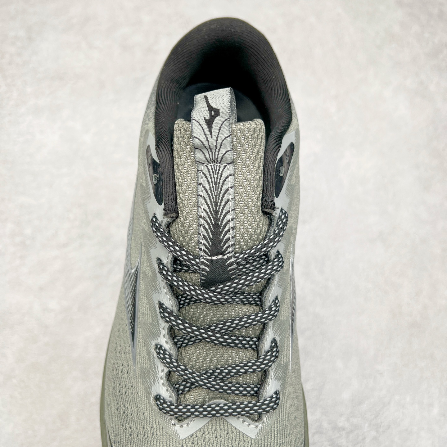 图片[5]-Mizuno Speed 2K 美津浓复古厚底织物合成革防滑耐磨透气低帮休闲跑步鞋 美津浓（Mizuno）是日本美津浓株式会社于1906年创立的运动品牌，经过一个多世纪的不断努力现已成为世界著名的运动器具、服装和鞋类生产商。美津浓力求服务于各类运动项目，并竭力使运动生活更加愉快和振奋。产品种类齐全，覆盖几乎全部主要运动项目，达到30万多个品类。尺码：36 36.5 37.5 38 38.5 39 40 40.5 41 42 42.5 43 44 44.5 45-选品中心