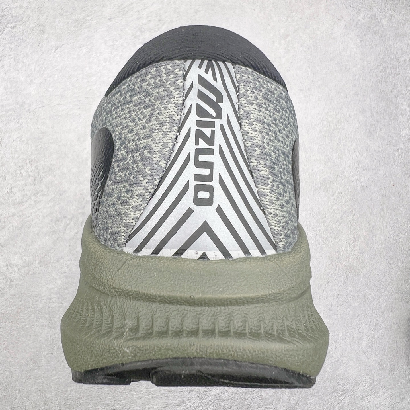 图片[8]-Mizuno Speed 2K 美津浓复古厚底织物合成革防滑耐磨透气低帮休闲跑步鞋 美津浓（Mizuno）是日本美津浓株式会社于1906年创立的运动品牌，经过一个多世纪的不断努力现已成为世界著名的运动器具、服装和鞋类生产商。美津浓力求服务于各类运动项目，并竭力使运动生活更加愉快和振奋。产品种类齐全，覆盖几乎全部主要运动项目，达到30万多个品类。尺码：36 36.5 37.5 38 38.5 39 40 40.5 41 42 42.5 43 44 44.5 45-选品中心