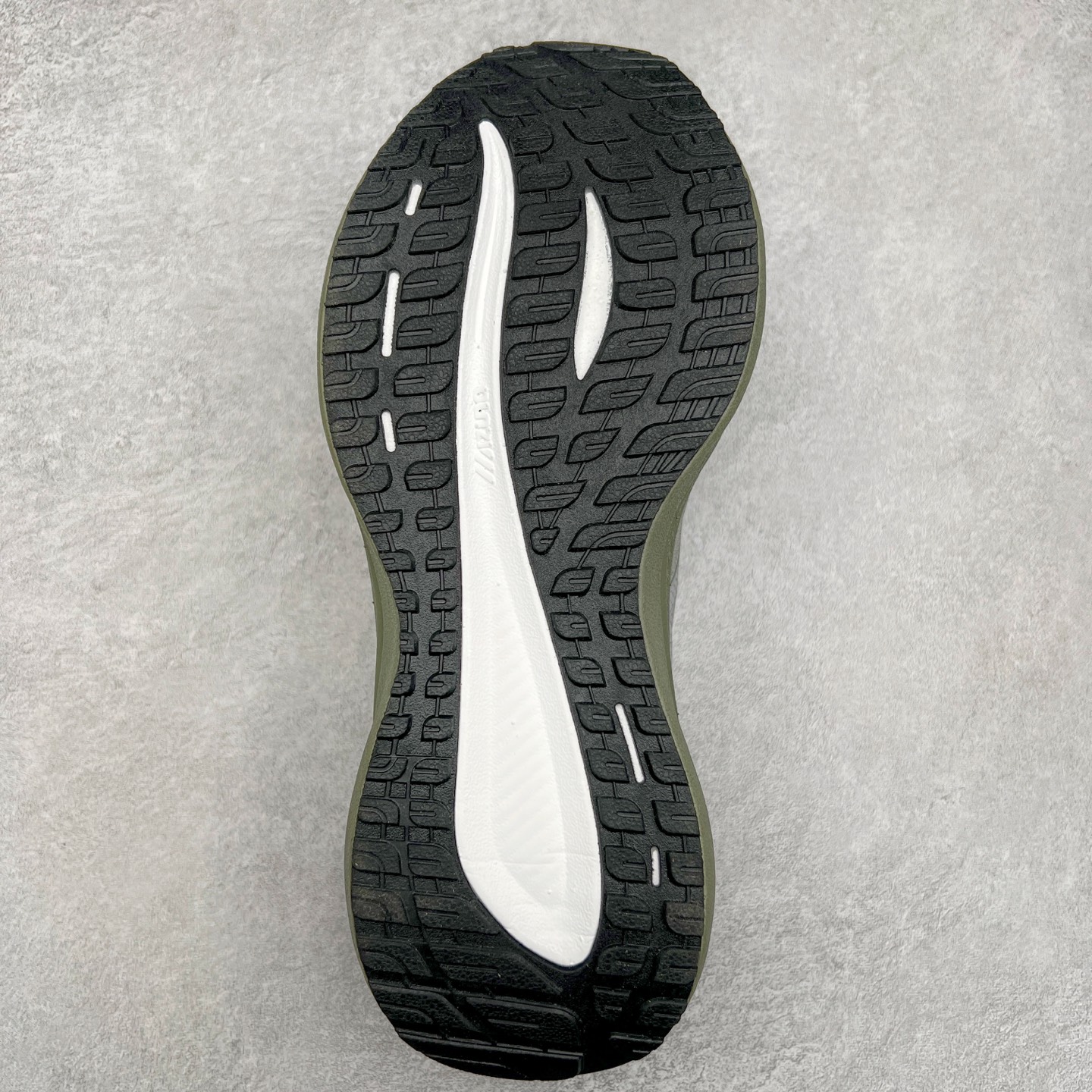 图片[9]-Mizuno Speed 2K 美津浓复古厚底织物合成革防滑耐磨透气低帮休闲跑步鞋 美津浓（Mizuno）是日本美津浓株式会社于1906年创立的运动品牌，经过一个多世纪的不断努力现已成为世界著名的运动器具、服装和鞋类生产商。美津浓力求服务于各类运动项目，并竭力使运动生活更加愉快和振奋。产品种类齐全，覆盖几乎全部主要运动项目，达到30万多个品类。尺码：36 36.5 37.5 38 38.5 39 40 40.5 41 42 42.5 43 44 44.5 45-选品中心