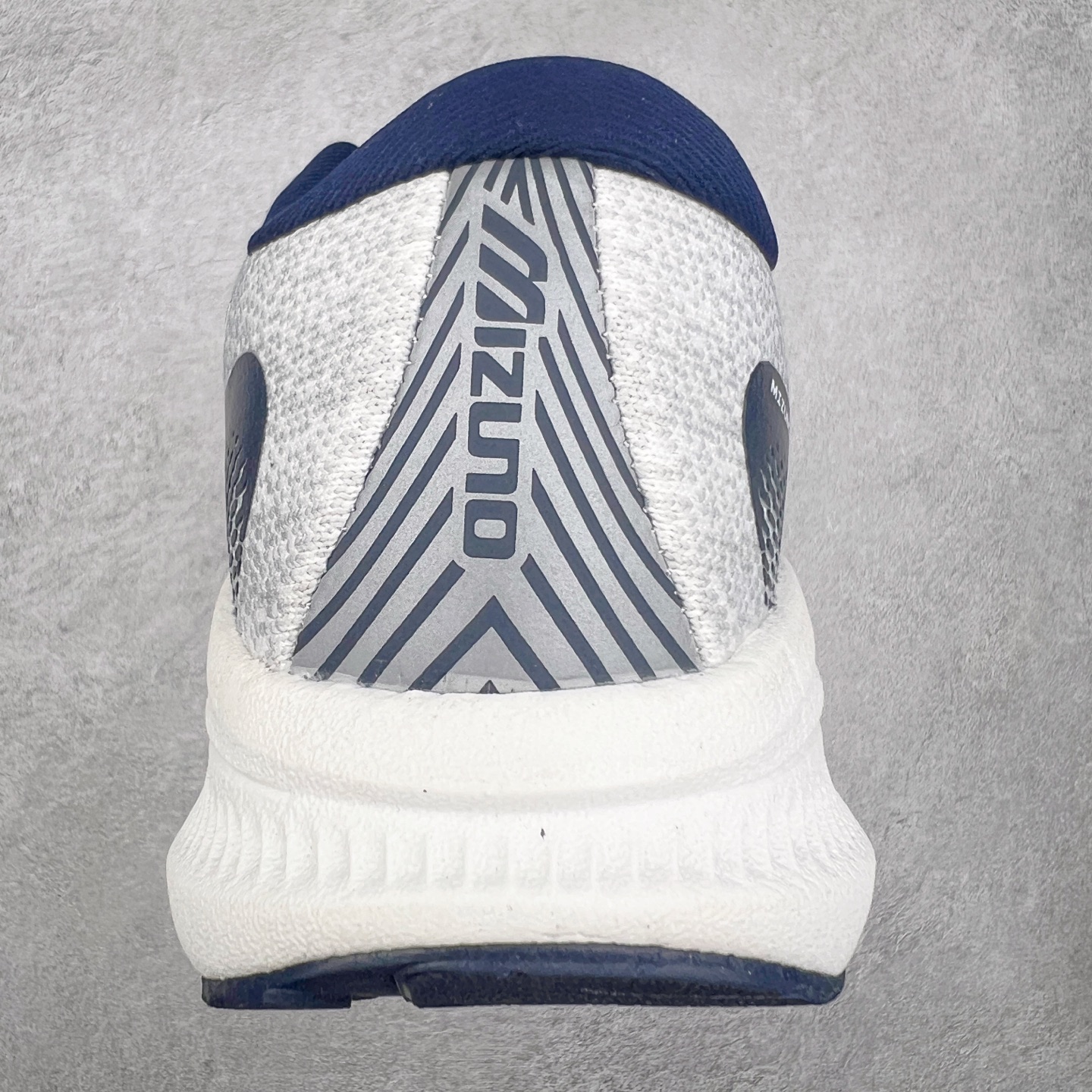 图片[8]-Mizuno Speed 2K 美津浓复古厚底织物合成革防滑耐磨透气低帮休闲跑步鞋 美津浓（Mizuno）是日本美津浓株式会社于1906年创立的运动品牌，经过一个多世纪的不断努力现已成为世界著名的运动器具、服装和鞋类生产商。美津浓力求服务于各类运动项目，并竭力使运动生活更加愉快和振奋。产品种类齐全，覆盖几乎全部主要运动项目，达到30万多个品类。尺码：36 36.5 37.5 38 38.5 39 40 40.5 41 42 42.5 43 44 44.5 45-选品中心