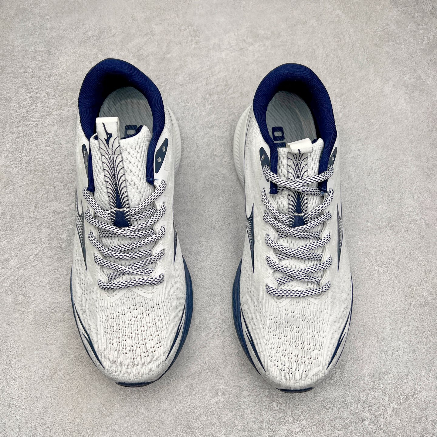 图片[2]-Mizuno Speed 2K 美津浓复古厚底织物合成革防滑耐磨透气低帮休闲跑步鞋 美津浓（Mizuno）是日本美津浓株式会社于1906年创立的运动品牌，经过一个多世纪的不断努力现已成为世界著名的运动器具、服装和鞋类生产商。美津浓力求服务于各类运动项目，并竭力使运动生活更加愉快和振奋。产品种类齐全，覆盖几乎全部主要运动项目，达到30万多个品类。尺码：36 36.5 37.5 38 38.5 39 40 40.5 41 42 42.5 43 44 44.5 45-选品中心