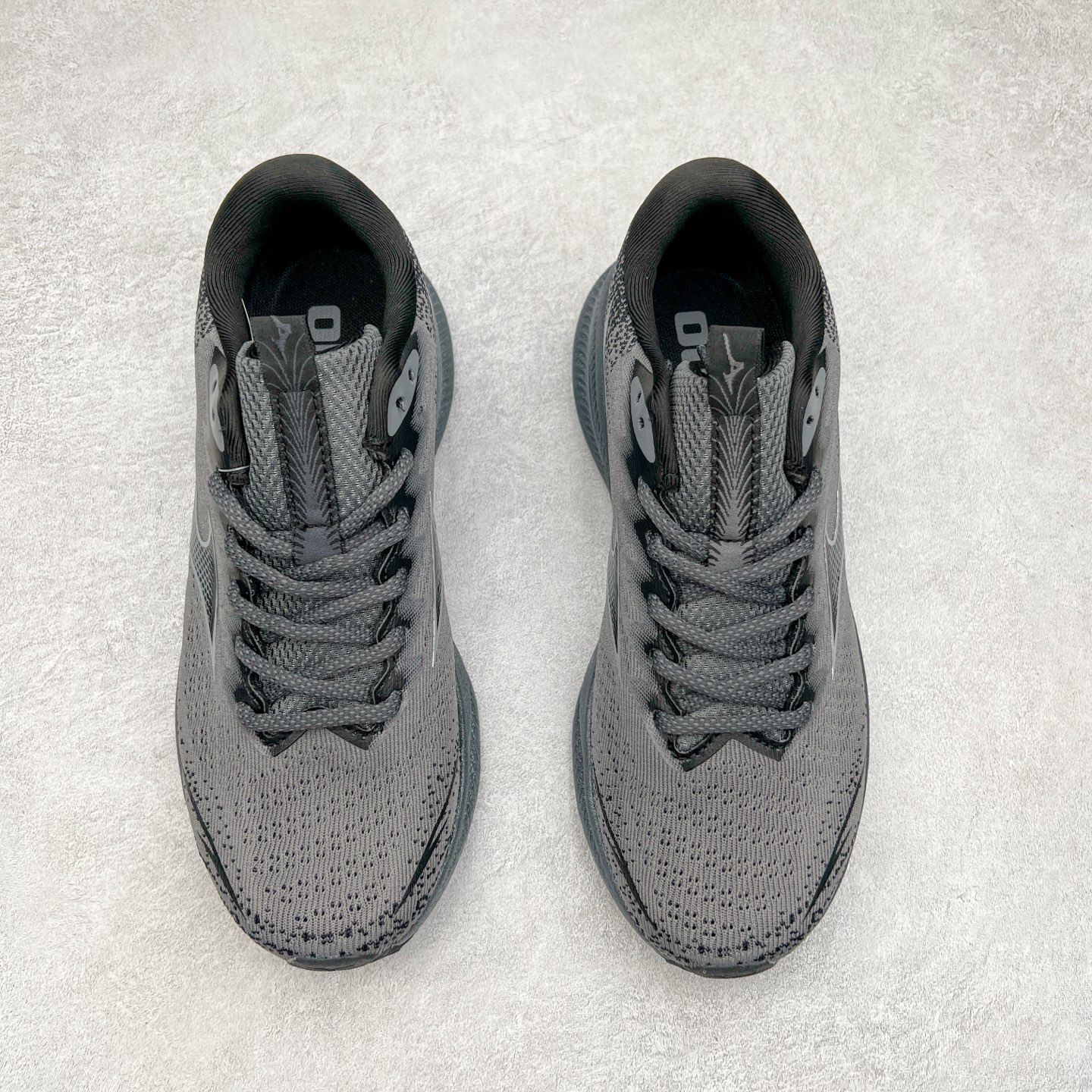 图片[2]-Mizuno Speed 2K 美津浓复古厚底织物合成革防滑耐磨透气低帮休闲跑步鞋 美津浓（Mizuno）是日本美津浓株式会社于1906年创立的运动品牌，经过一个多世纪的不断努力现已成为世界著名的运动器具、服装和鞋类生产商。美津浓力求服务于各类运动项目，并竭力使运动生活更加愉快和振奋。产品种类齐全，覆盖几乎全部主要运动项目，达到30万多个品类。尺码：36 36.5 37.5 38 38.5 39 40 40.5 41 42 42.5 43 44 44.5 45-选品中心