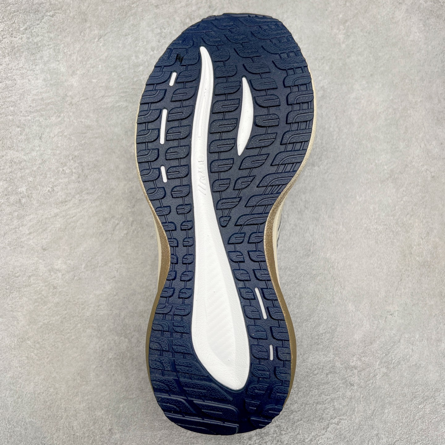 图片[9]-Mizuno Speed 2K 美津浓复古厚底织物合成革防滑耐磨透气低帮休闲跑步鞋 美津浓（Mizuno）是日本美津浓株式会社于1906年创立的运动品牌，经过一个多世纪的不断努力现已成为世界著名的运动器具、服装和鞋类生产商。美津浓力求服务于各类运动项目，并竭力使运动生活更加愉快和振奋。产品种类齐全，覆盖几乎全部主要运动项目，达到30万多个品类。尺码：36 36.5 37.5 38 38.5 39 40 40.5 41 42 42.5 43 44 44.5 45-选品中心