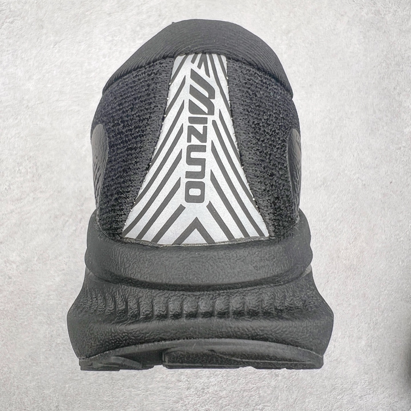 图片[8]-Mizuno Speed 2K 美津浓复古厚底织物合成革防滑耐磨透气低帮休闲跑步鞋 美津浓（Mizuno）是日本美津浓株式会社于1906年创立的运动品牌，经过一个多世纪的不断努力现已成为世界著名的运动器具、服装和鞋类生产商。美津浓力求服务于各类运动项目，并竭力使运动生活更加愉快和振奋。产品种类齐全，覆盖几乎全部主要运动项目，达到30万多个品类。尺码：36 36.5 37.5 38 38.5 39 40 40.5 41 42 42.5 43 44 44.5 45-选品中心