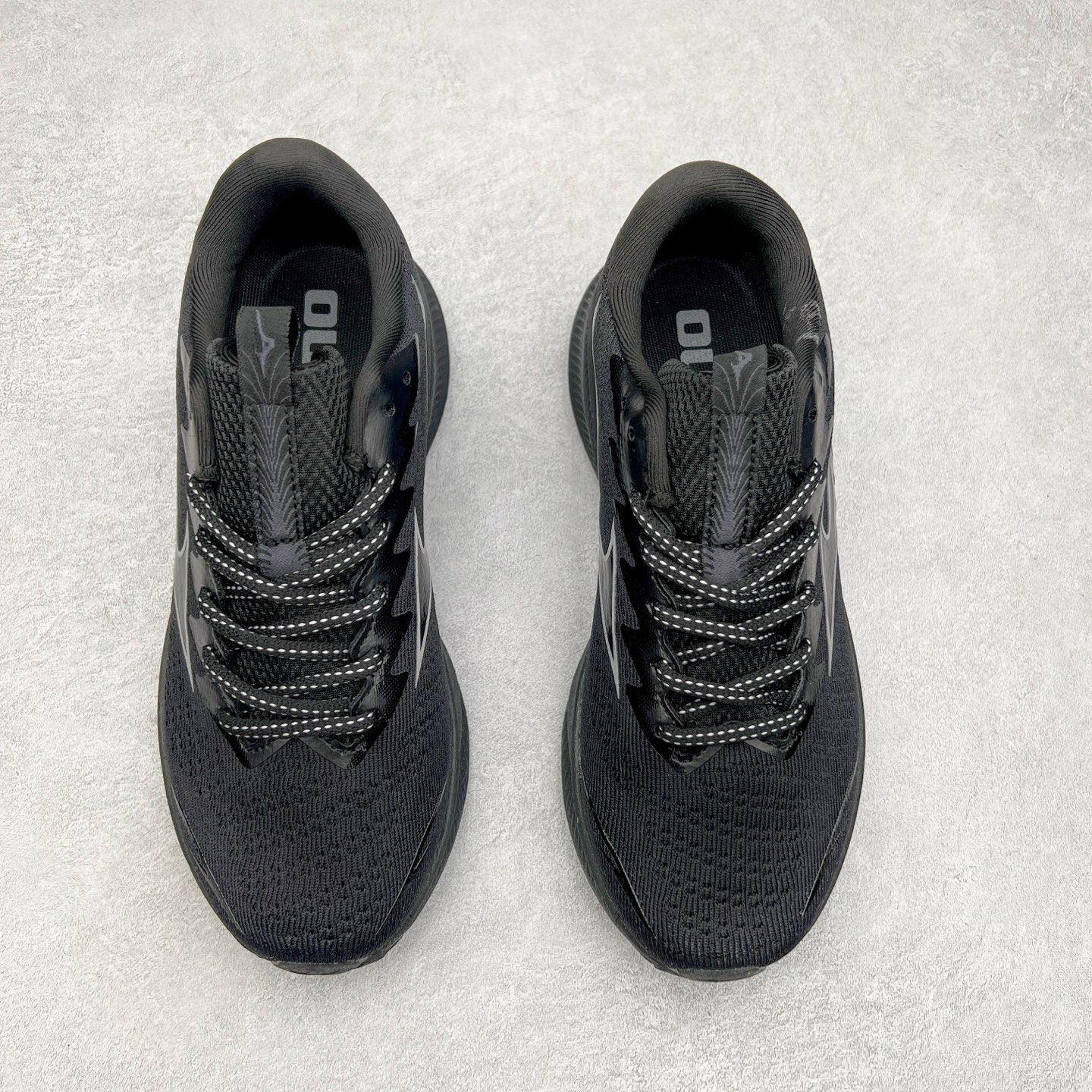 图片[2]-Mizuno Speed 2K 美津浓复古厚底织物合成革防滑耐磨透气低帮休闲跑步鞋 美津浓（Mizuno）是日本美津浓株式会社于1906年创立的运动品牌，经过一个多世纪的不断努力现已成为世界著名的运动器具、服装和鞋类生产商。美津浓力求服务于各类运动项目，并竭力使运动生活更加愉快和振奋。产品种类齐全，覆盖几乎全部主要运动项目，达到30万多个品类。尺码：36 36.5 37.5 38 38.5 39 40 40.5 41 42 42.5 43 44 44.5 45-选品中心