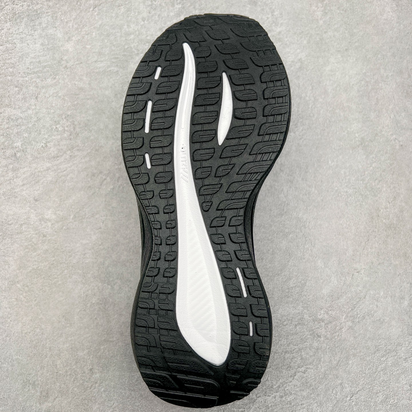 图片[9]-Mizuno Speed 2K 美津浓复古厚底织物合成革防滑耐磨透气低帮休闲跑步鞋 美津浓（Mizuno）是日本美津浓株式会社于1906年创立的运动品牌，经过一个多世纪的不断努力现已成为世界著名的运动器具、服装和鞋类生产商。美津浓力求服务于各类运动项目，并竭力使运动生活更加愉快和振奋。产品种类齐全，覆盖几乎全部主要运动项目，达到30万多个品类。尺码：36 36.5 37.5 38 38.5 39 40 40.5 41 42 42.5 43 44 44.5 45-选品中心