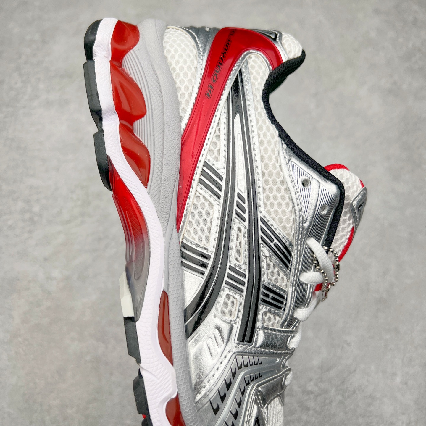 图片[6]-＃HK纯原 ASICS GEL-KAYANO 14 亚瑟士K14系列户外复古潮流百搭织物合成革缓震休闲跑步鞋 原装纸板楦头开发 独家私模五层组合大底 原厂定制缓震硅胶加持 原盒原配 官方四联吊牌 原装Ortholite轻量化鞋垫 设计师 Hidenori Yamashita 以「Flash」一词为灵感 创造出未来感金属色鞋面 改造升级内在性能 由内而外全面革新 为 GEL-KAYANO 家族传承及经典跑鞋文化的延续 创下里程碑式作品 K14跑鞋重新诠释了复古的跑步形状 并以其 2000 年代后期的美学理念重新铺装 银色与蓝色的鞋面极为高档 网面铺陈与鞋面、鞋头多处细节位增添了透气性 鞋后跟部中底上以及多密度耐磨鞋底增加了 GEL 缓震胶 提供高抗冲击性、缓冲性、可保护脚部免受地面冲击的影响 穿着舒适性十足 尺码：35.5 36 37 37.5 38 39 39.5 40.5 41.5 42 42.5 43.5 44 45-选品中心