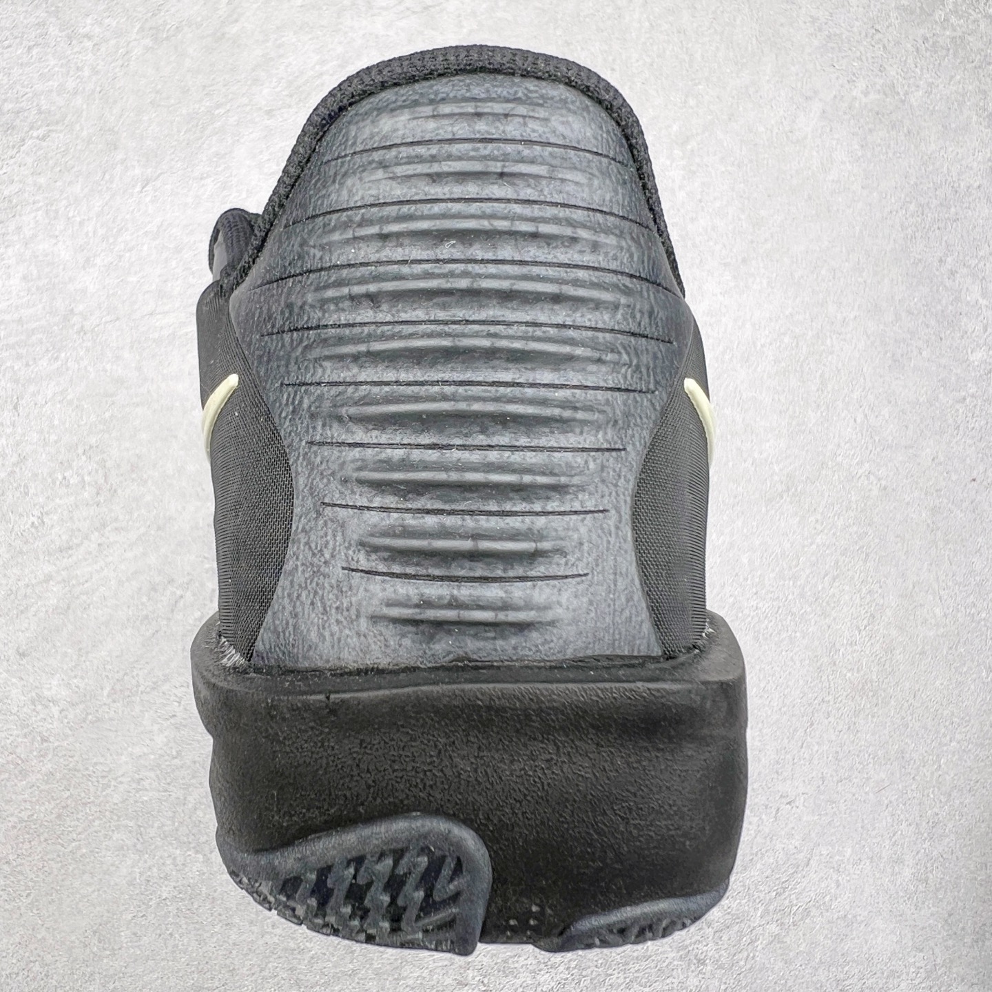 图片[8]-NK G.T. Cut 3.0 EP GT3代实战篮球鞋 DJ6015-201 该鞋款采用出众回弹设计 为切入、转向和移步篮筐提供出色的能量回馈 回弹性能带来弹力充沛的迈步体验 助你爆发疾速 全掌型 ZoomX 泡绵 缔造弹力出众的轻盈迈步体验 助你在比赛升温时能够急速快攻 驰骋全场 鞋面绳线与鞋带相结合 有助稳固前足 后跟搭配加垫鞋口 为脚踝营造舒适稳固感受 全掌型 ZoomX 泡绵 能够带来出众的能量回馈 前足外侧采用精巧塑料覆面 在瞬间爆发时提供稳固脚感 尺码：40 40.5 41 42 42.5 43 44 44.5 45 46-选品中心