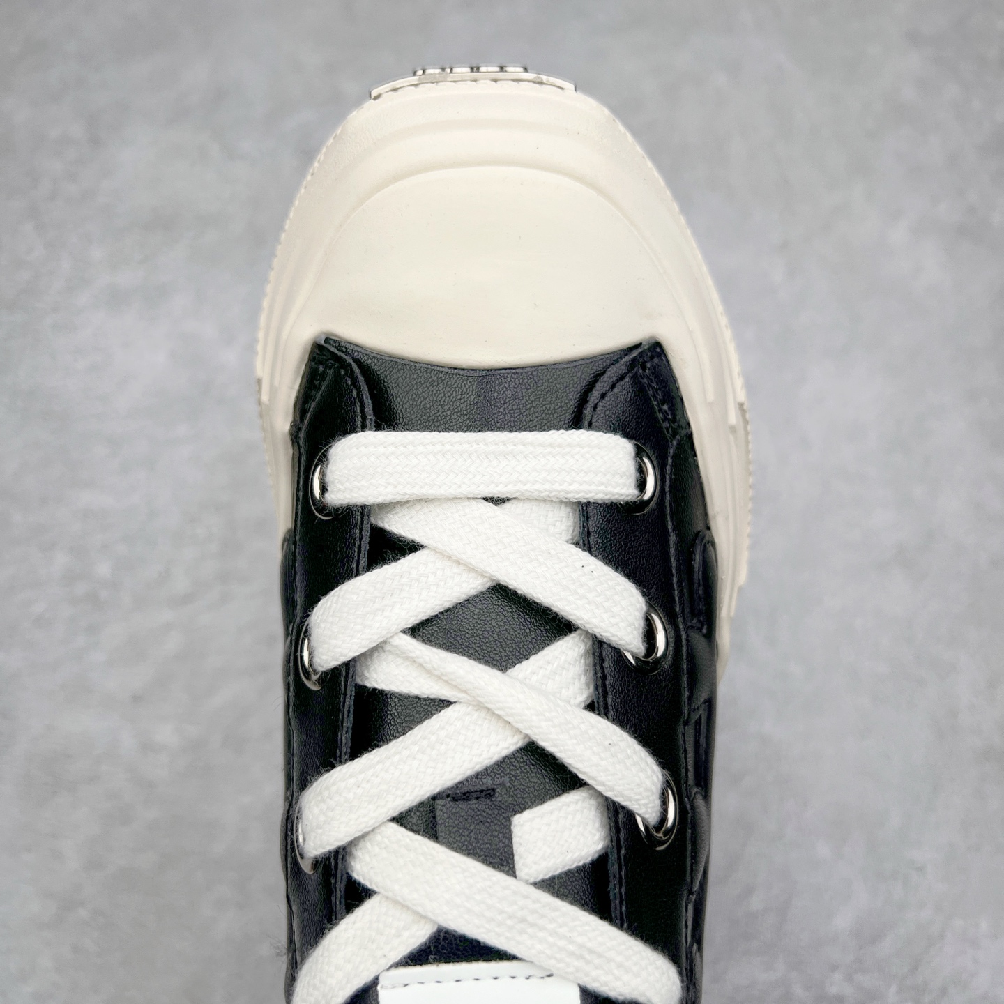 图片[4]-【SHOOT BRAND】重奏黑梅 厚底增高复古皮革梅花鞋 广东大厂出品 主力推荐版本 将时尚复古风格之中赋予全新的工艺质 以80.90年代的的复古经典滑板鞋为蓝本 在复古的风格之中 加入品牌独有的鼓包创新工艺 标志性的鞋头梅花堆叠设计 在多次的调整修改之后 将时尚复古风格之中赋予全新的工艺质感兼具时尚潮流与复古基调“Freedom001”为叛逆自由行者而生NCC 货号：CZ-HM 尺码： 35 36 37 38 39 40 41 42 43 44-选品中心