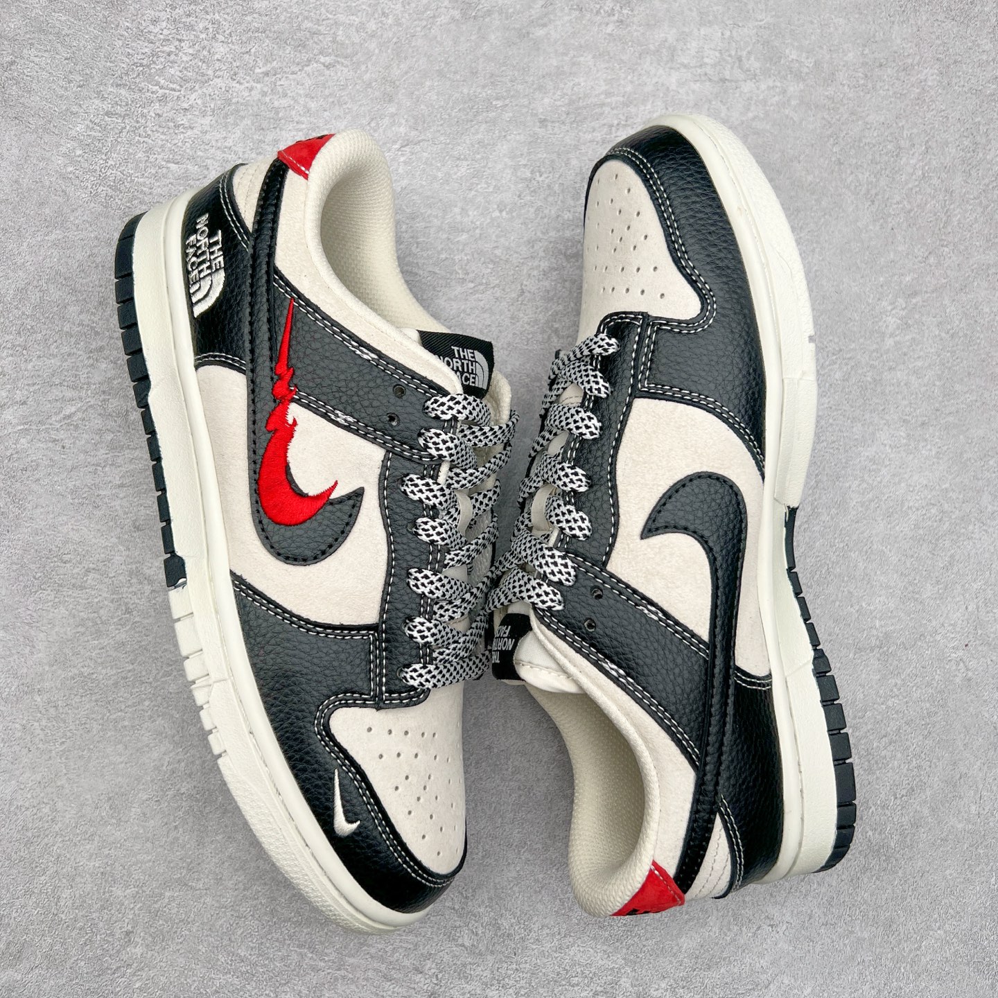 图片[3]-NK Dunk Low 定制配色 DJ2024-128 大厂出品 极力推荐 原装头层材料 独家版型蒸餾加工帶來的是更好的视觉和脚感体验大厂纯原品质出货 清洁度 电绣工艺 皮料切割干净无任何毛边 细节完美 尺码：36 36.5 37.5 38 38.5 39 40 40.5 41 42 42.5 43 44 44.5 45-选品中心