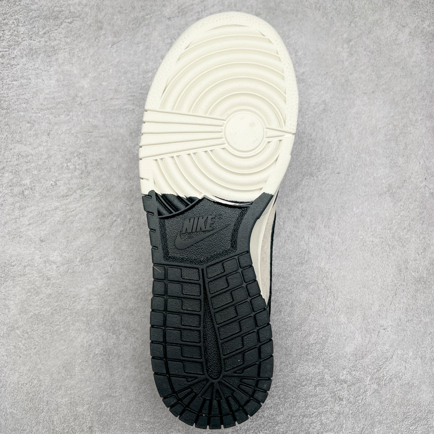 图片[9]-NK Dunk Low 定制配色 DJ2024-128 大厂出品 极力推荐 原装头层材料 独家版型蒸餾加工帶來的是更好的视觉和脚感体验大厂纯原品质出货 清洁度 电绣工艺 皮料切割干净无任何毛边 细节完美 尺码：36 36.5 37.5 38 38.5 39 40 40.5 41 42 42.5 43 44 44.5 45-选品中心