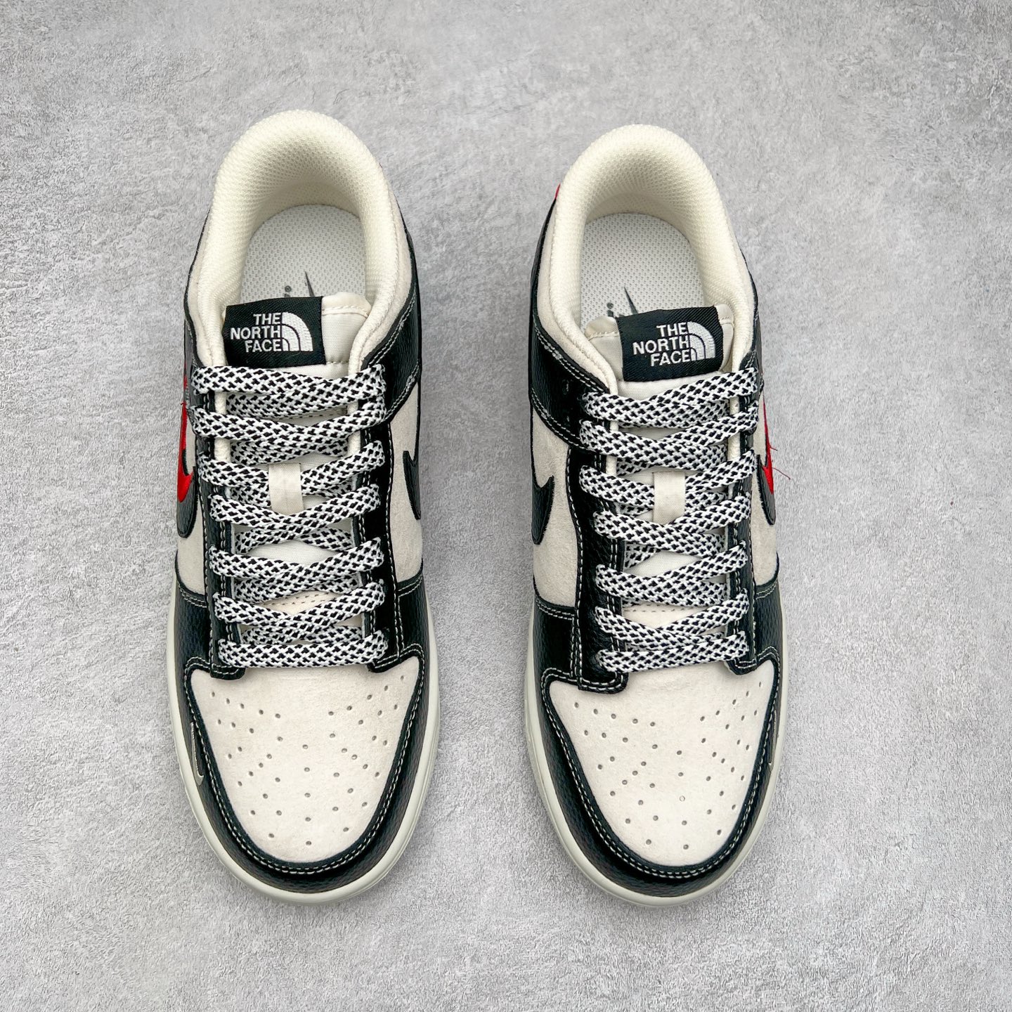 图片[2]-NK Dunk Low 定制配色 DJ2024-128 大厂出品 极力推荐 原装头层材料 独家版型蒸餾加工帶來的是更好的视觉和脚感体验大厂纯原品质出货 清洁度 电绣工艺 皮料切割干净无任何毛边 细节完美 尺码：36 36.5 37.5 38 38.5 39 40 40.5 41 42 42.5 43 44 44.5 45-选品中心