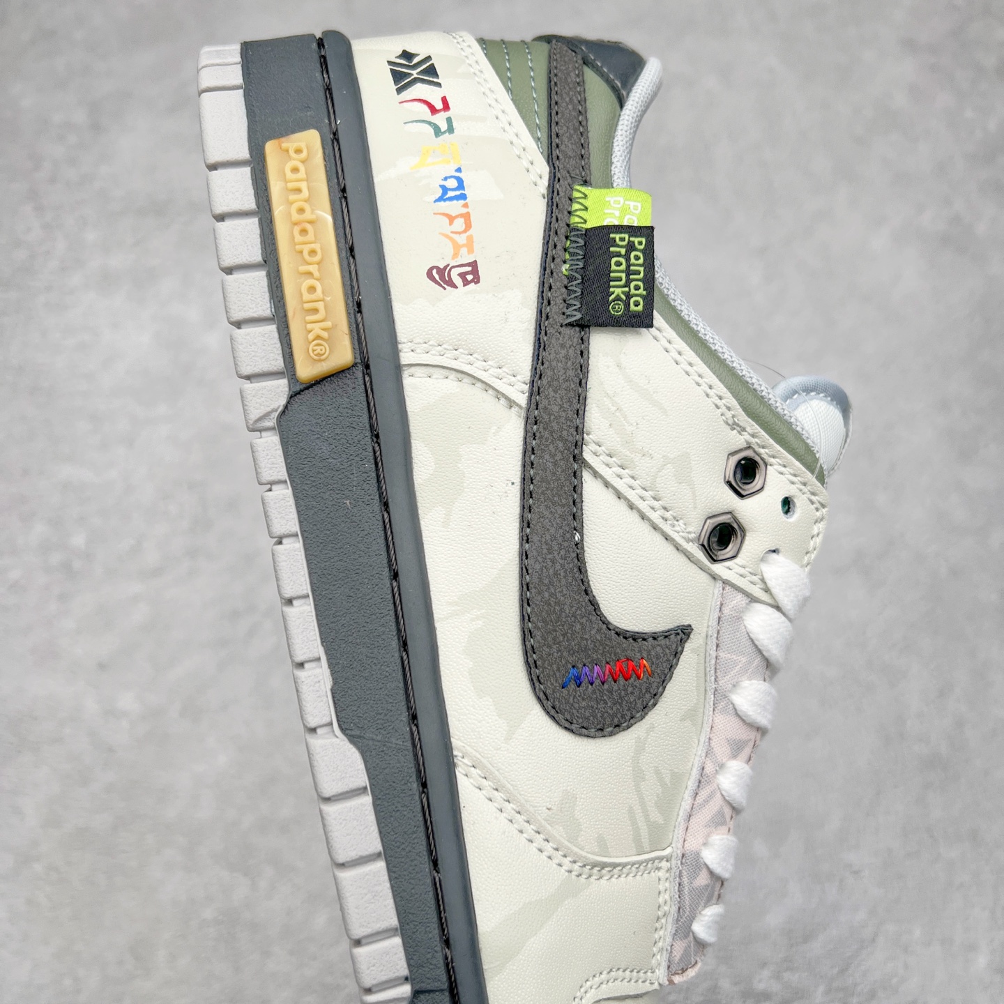 图片[6]-NK Dunk Low 定制配色 DD1391-103 大厂出品 极力推荐 原装头层材料 独家版型蒸餾加工帶來的是更好的视觉和脚感体验大厂纯原品质出货 清洁度 电绣工艺 皮料切割干净无任何毛边 细节完美 尺码：36 36.5 37.5 38 38.5 39 40 40.5 41 42 42.5 43 44 44.5 45-选品中心