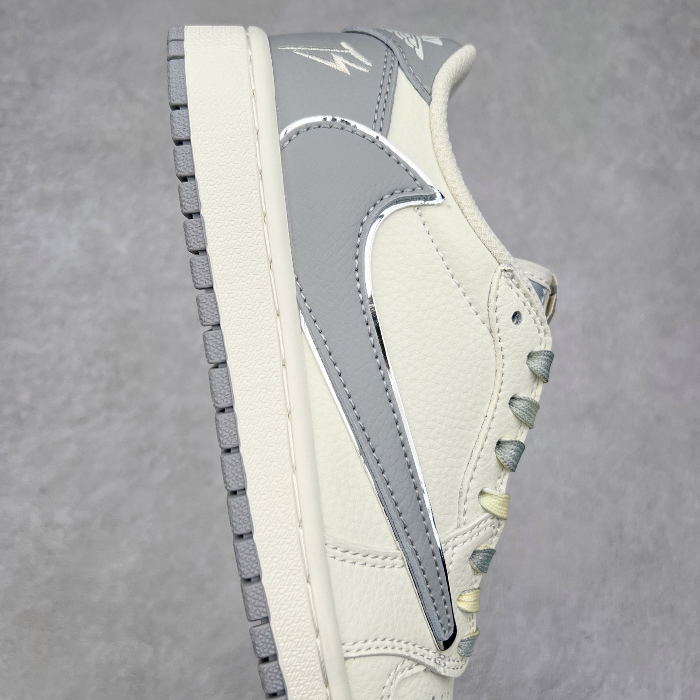 图片[6]-TS x Air Jordan AJ1 Low 倒钩低帮联名定制配色 DM7866-021 原厂内置气垫魔块 A模大底 头层小牛皮 鞋舌AJ原厂专用牛津布+AJ专用反口珍珠布+原厂无杂质高弹内里海棉+特殊封边弹力鞋带 尺码：36 36.5 37.5 38 38.5 39 40 40.5 41 42 42.5 43 44 44.5 45 46 47.5-选品中心