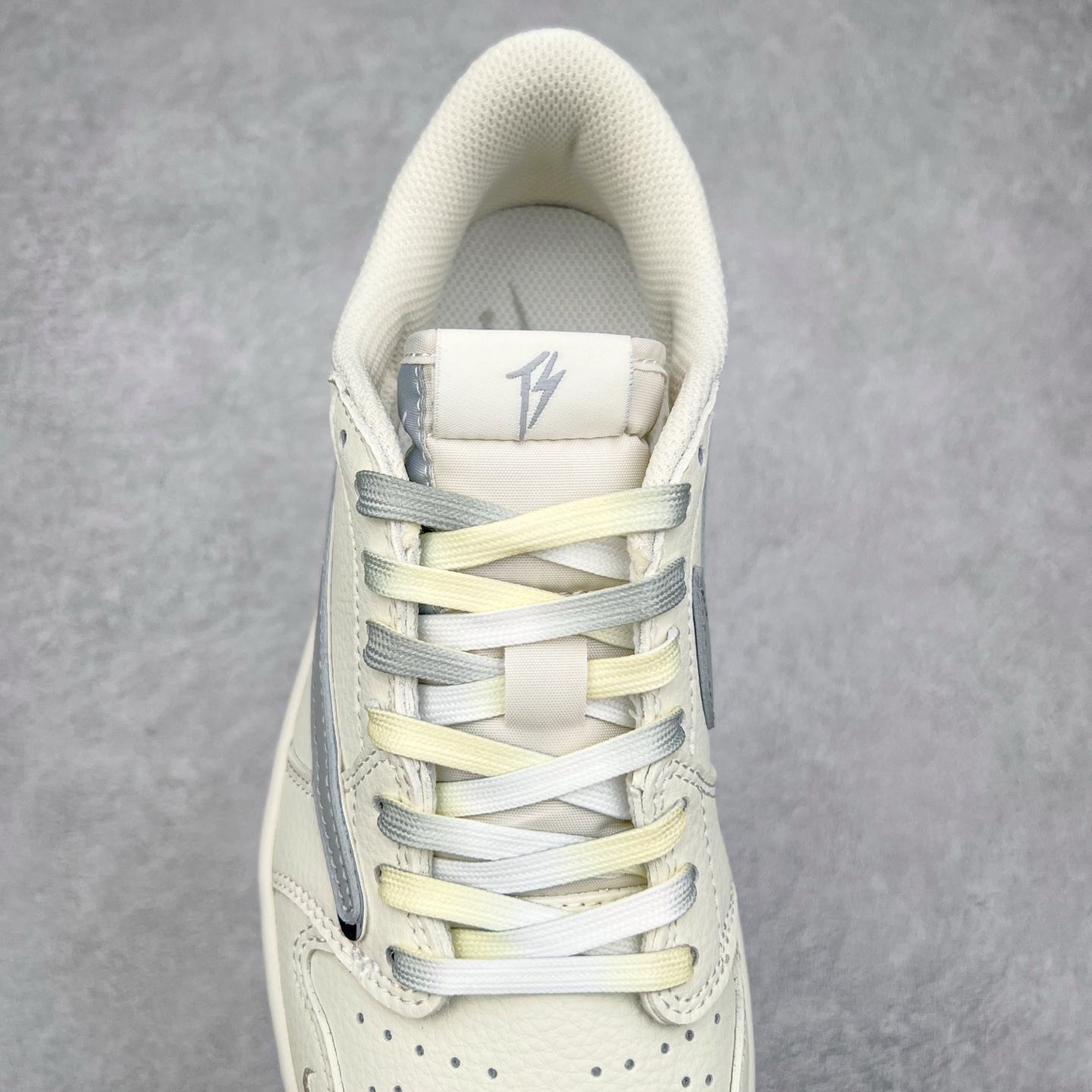 图片[5]-TS x Air Jordan AJ1 Low 倒钩低帮联名定制配色 DM7866-021 原厂内置气垫魔块 A模大底 头层小牛皮 鞋舌AJ原厂专用牛津布+AJ专用反口珍珠布+原厂无杂质高弹内里海棉+特殊封边弹力鞋带 尺码：36 36.5 37.5 38 38.5 39 40 40.5 41 42 42.5 43 44 44.5 45 46 47.5-选品中心