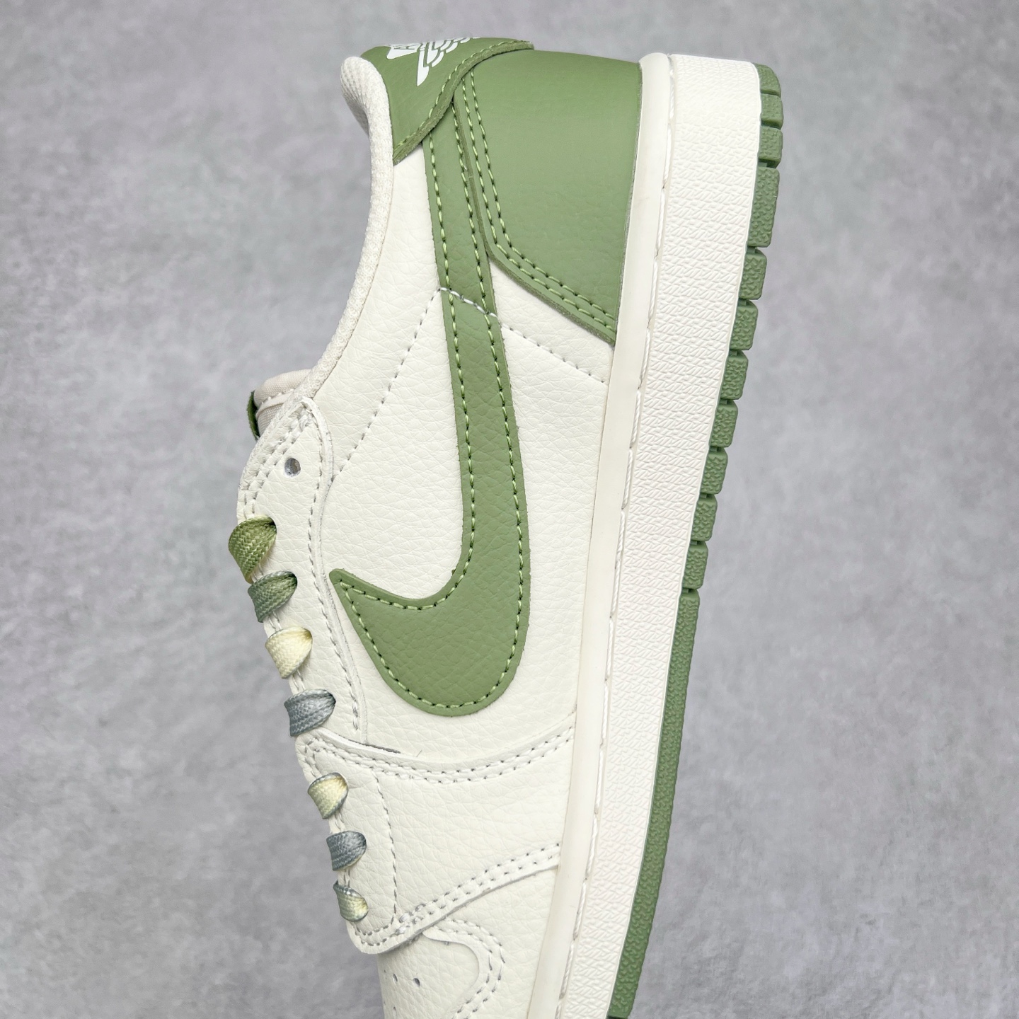 图片[7]-TS x Air Jordan AJ1 Low 倒钩低帮联名定制配色 DM7866-019 原厂内置气垫魔块 A模大底 头层小牛皮 鞋舌AJ原厂专用牛津布+AJ专用反口珍珠布+原厂无杂质高弹内里海棉+特殊封边弹力鞋带 尺码：36 36.5 37.5 38 38.5 39 40 40.5 41 42 42.5 43 44 44.5 45 46 47.5-选品中心