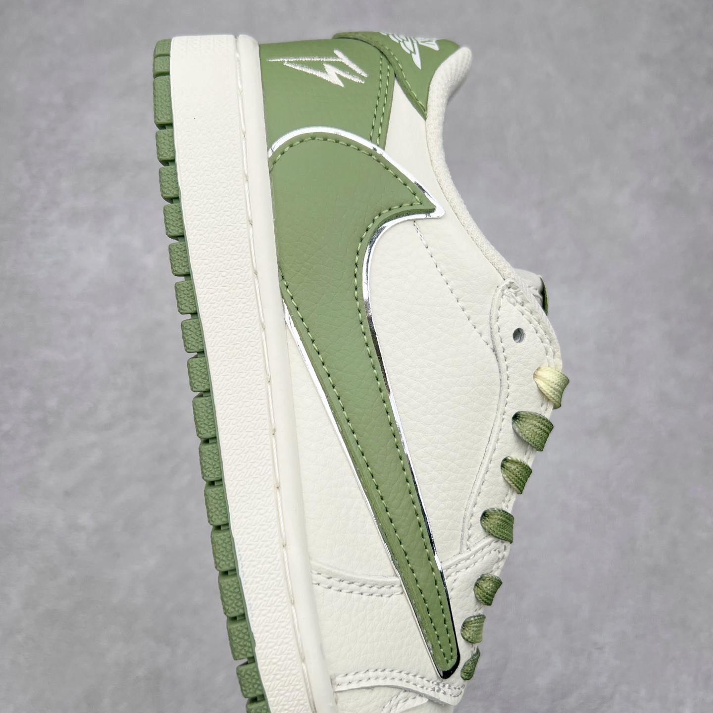 图片[6]-TS x Air Jordan AJ1 Low 倒钩低帮联名定制配色 DM7866-019 原厂内置气垫魔块 A模大底 头层小牛皮 鞋舌AJ原厂专用牛津布+AJ专用反口珍珠布+原厂无杂质高弹内里海棉+特殊封边弹力鞋带 尺码：36 36.5 37.5 38 38.5 39 40 40.5 41 42 42.5 43 44 44.5 45 46 47.5-选品中心