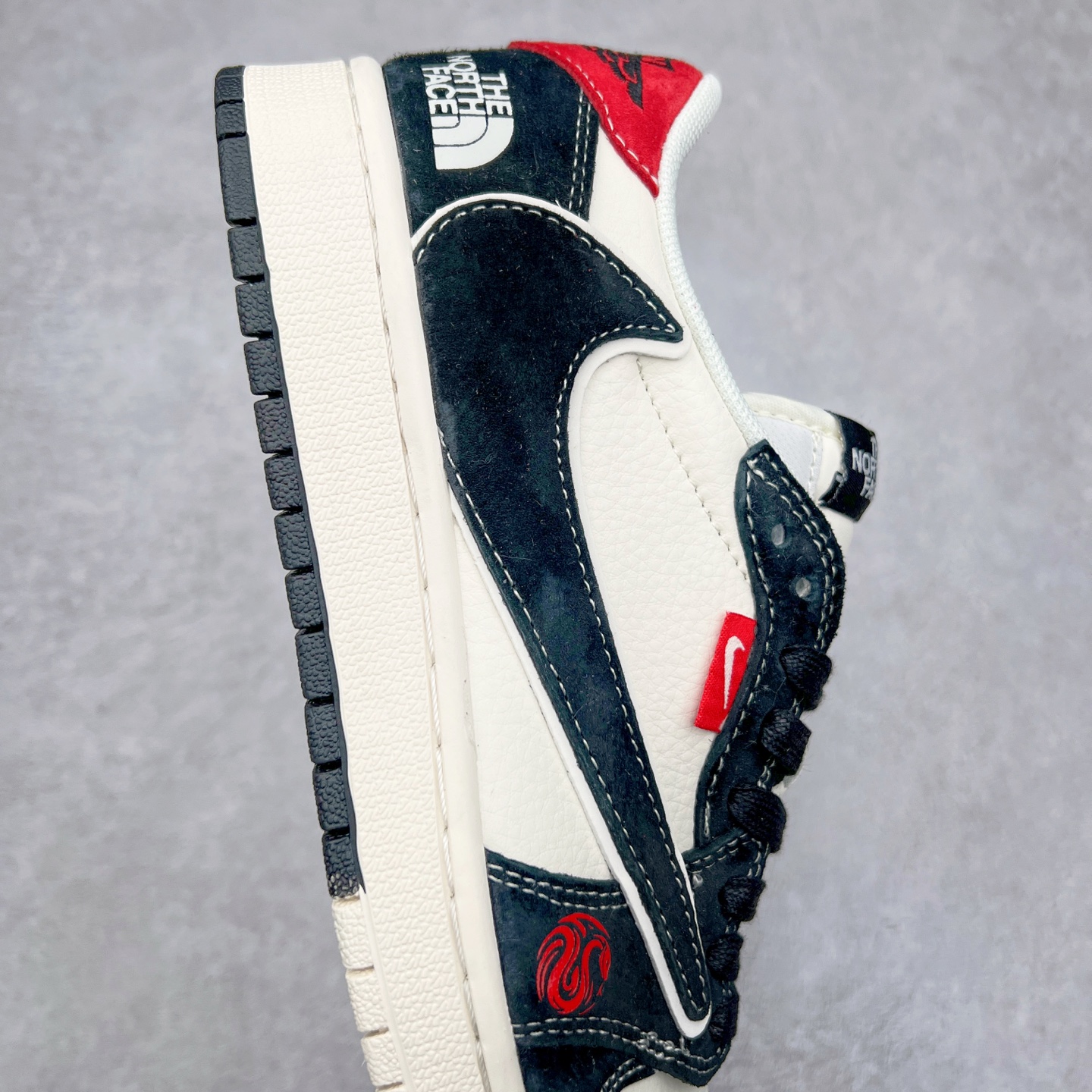图片[6]-TS x Air Jordan AJ1 Low 倒钩低帮联名定制配色 SJ2068-146 原厂内置气垫魔块 A模大底 头层小牛皮 鞋舌AJ原厂专用牛津布+AJ专用反口珍珠布+原厂无杂质高弹内里海棉+特殊封边弹力鞋带 尺码：36 36.5 37.5 38 38.5 39 40 40.5 41 42 42.5 43 44 44.5 45 46 47.5-选品中心