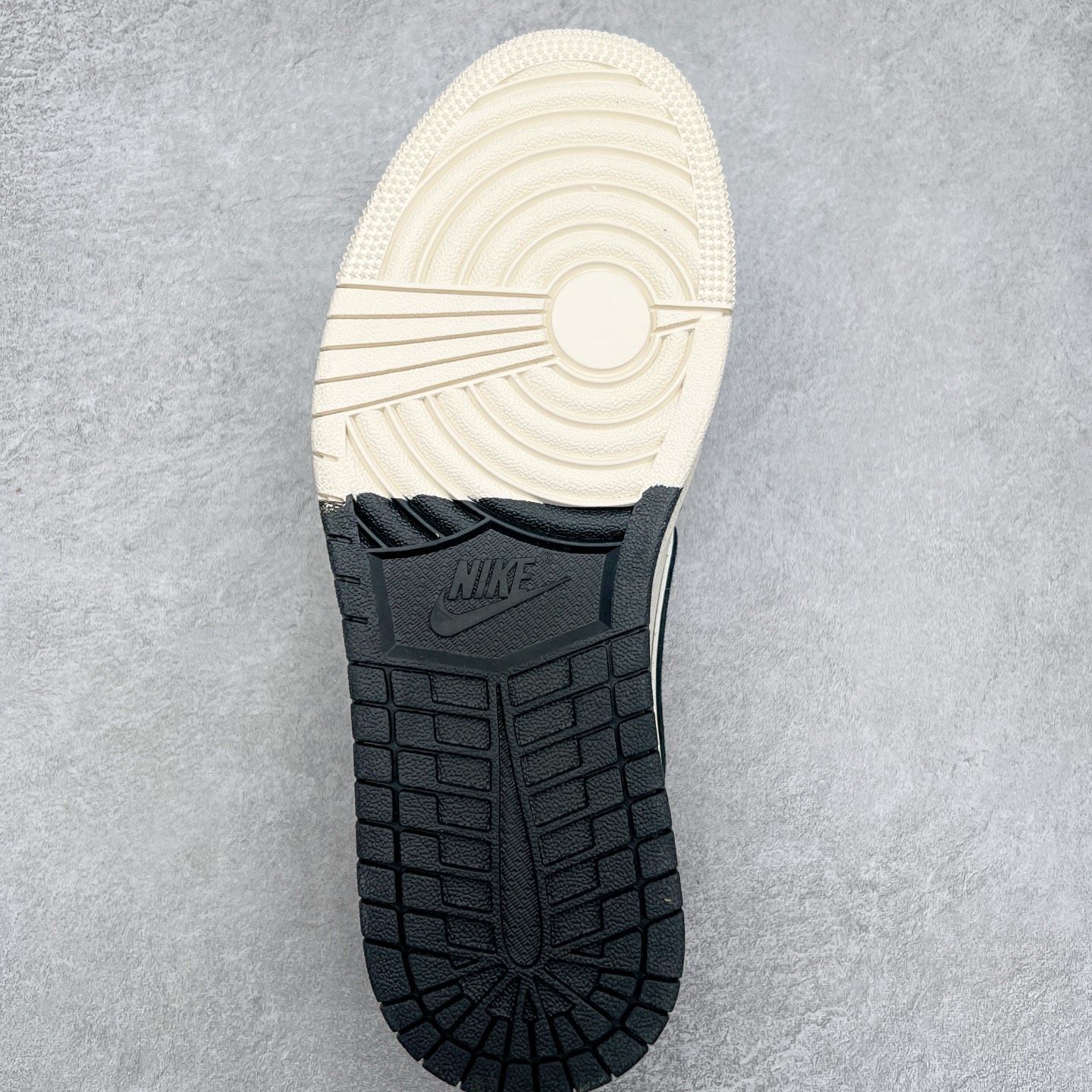 图片[9]-TS x Air Jordan AJ1 Low 倒钩低帮联名定制配色 SJ2068-146 原厂内置气垫魔块 A模大底 头层小牛皮 鞋舌AJ原厂专用牛津布+AJ专用反口珍珠布+原厂无杂质高弹内里海棉+特殊封边弹力鞋带 尺码：36 36.5 37.5 38 38.5 39 40 40.5 41 42 42.5 43 44 44.5 45 46 47.5-选品中心