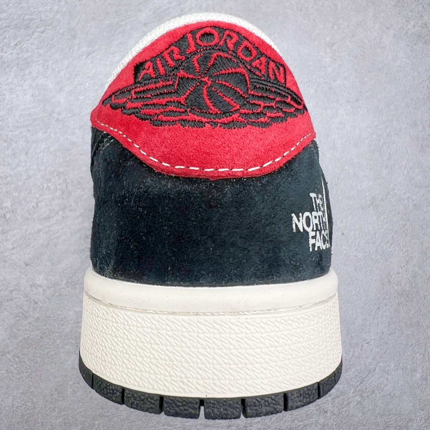 图片[8]-TS x Air Jordan AJ1 Low 倒钩低帮联名定制配色 SJ2068-146 原厂内置气垫魔块 A模大底 头层小牛皮 鞋舌AJ原厂专用牛津布+AJ专用反口珍珠布+原厂无杂质高弹内里海棉+特殊封边弹力鞋带 尺码：36 36.5 37.5 38 38.5 39 40 40.5 41 42 42.5 43 44 44.5 45 46 47.5-选品中心