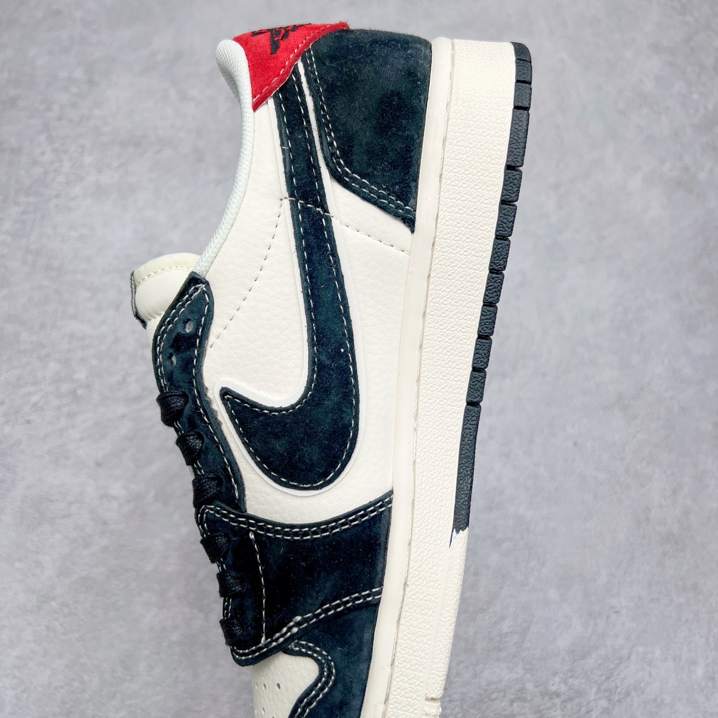 图片[7]-TS x Air Jordan AJ1 Low 倒钩低帮联名定制配色 SJ2068-146 原厂内置气垫魔块 A模大底 头层小牛皮 鞋舌AJ原厂专用牛津布+AJ专用反口珍珠布+原厂无杂质高弹内里海棉+特殊封边弹力鞋带 尺码：36 36.5 37.5 38 38.5 39 40 40.5 41 42 42.5 43 44 44.5 45 46 47.5-选品中心