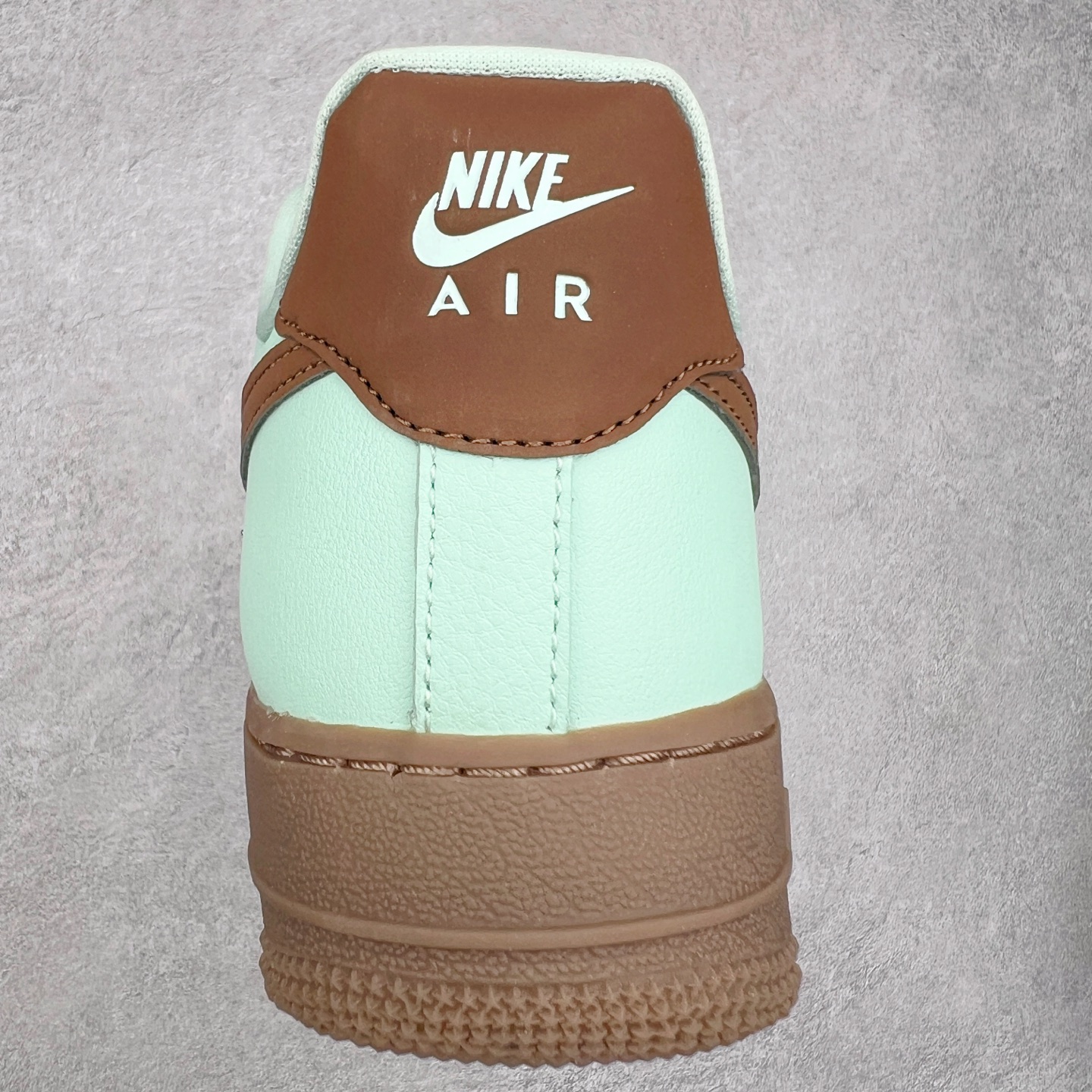 图片[8]-NK Air Force 1´07 Low 空军一号低帮百搭休闲运动板鞋 IB8894-329 柔软、弹性十足的缓震性能和出色的中底设计 横跨复古与现代的外型结合 造就出风靡全球 三十多年的Force 1 直到今天还深受青睐 尺码：36 36.5 37.5 38 38.5 39 40 40.5 41 42 42.5 43 44 44.5 45-选品中心