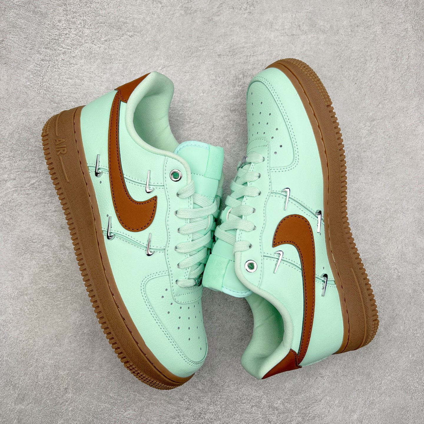 图片[3]-NK Air Force 1´07 Low 空军一号低帮百搭休闲运动板鞋 IB8894-329 柔软、弹性十足的缓震性能和出色的中底设计 横跨复古与现代的外型结合 造就出风靡全球 三十多年的Force 1 直到今天还深受青睐 尺码：36 36.5 37.5 38 38.5 39 40 40.5 41 42 42.5 43 44 44.5 45-选品中心