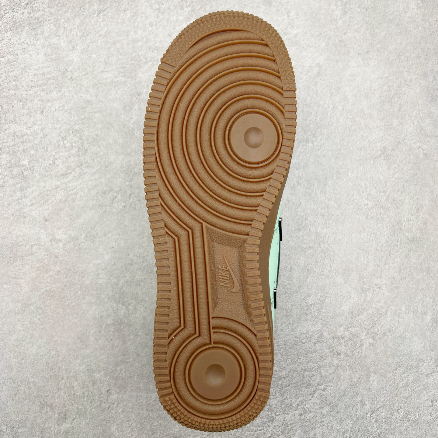 图片[9]-NK Air Force 1´07 Low 空军一号低帮百搭休闲运动板鞋 IB8894-329 柔软、弹性十足的缓震性能和出色的中底设计 横跨复古与现代的外型结合 造就出风靡全球 三十多年的Force 1 直到今天还深受青睐 尺码：36 36.5 37.5 38 38.5 39 40 40.5 41 42 42.5 43 44 44.5 45-选品中心