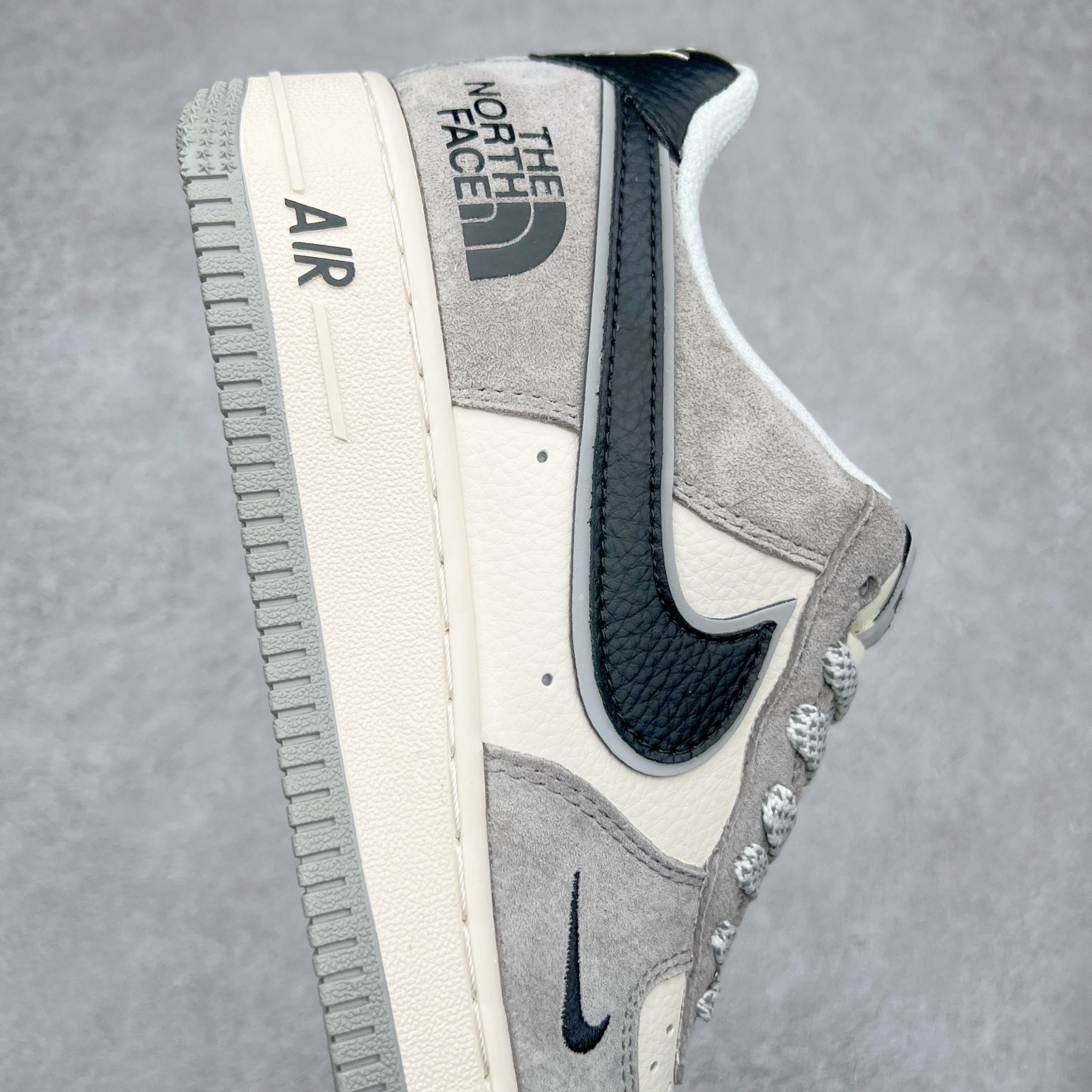 图片[6]-NK Air Force 1´07 Low 空军一号低帮百搭休闲运动板鞋 XZ6188-763 柔软、弹性十足的缓震性能和出色的中底设计 横跨复古与现代的外型结合 造就出风靡全球 三十多年的Force 1 直到今天还深受青睐 尺码：36 36.5 37.5 38 38.5 39 40 40.5 41 42 42.5 43 44 44.5 45-选品中心