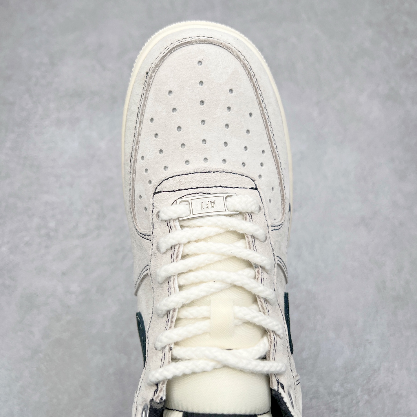 图片[4]-NK Air Force 1´07 Low 空军一号低帮百搭休闲运动板鞋 SJ6689-021 柔软、弹性十足的缓震性能和出色的中底设计 横跨复古与现代的外型结合 造就出风靡全球 三十多年的Force 1 直到今天还深受青睐 尺码：36 36.5 37.5 38 38.5 39 40 40.5 41 42 42.5 43 44 44.5 45-选品中心