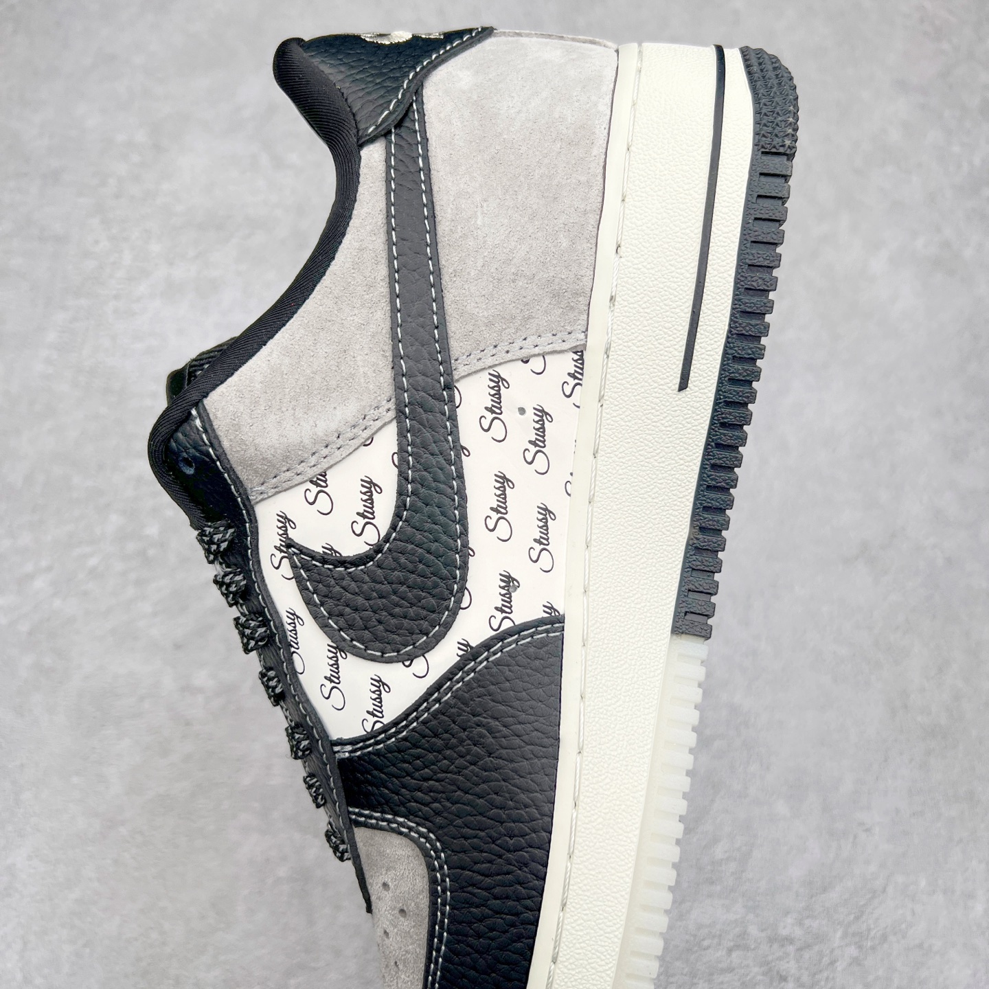 图片[7]-NK Air Force 1´07 Low 空军一号低帮百搭休闲运动板鞋 CH6336-518 柔软、弹性十足的缓震性能和出色的中底设计 横跨复古与现代的外型结合 造就出风靡全球 三十多年的Force 1 直到今天还深受青睐 尺码：36 36.5 37.5 38 38.5 39 40 40.5 41 42 42.5 43 44 44.5 45-选品中心