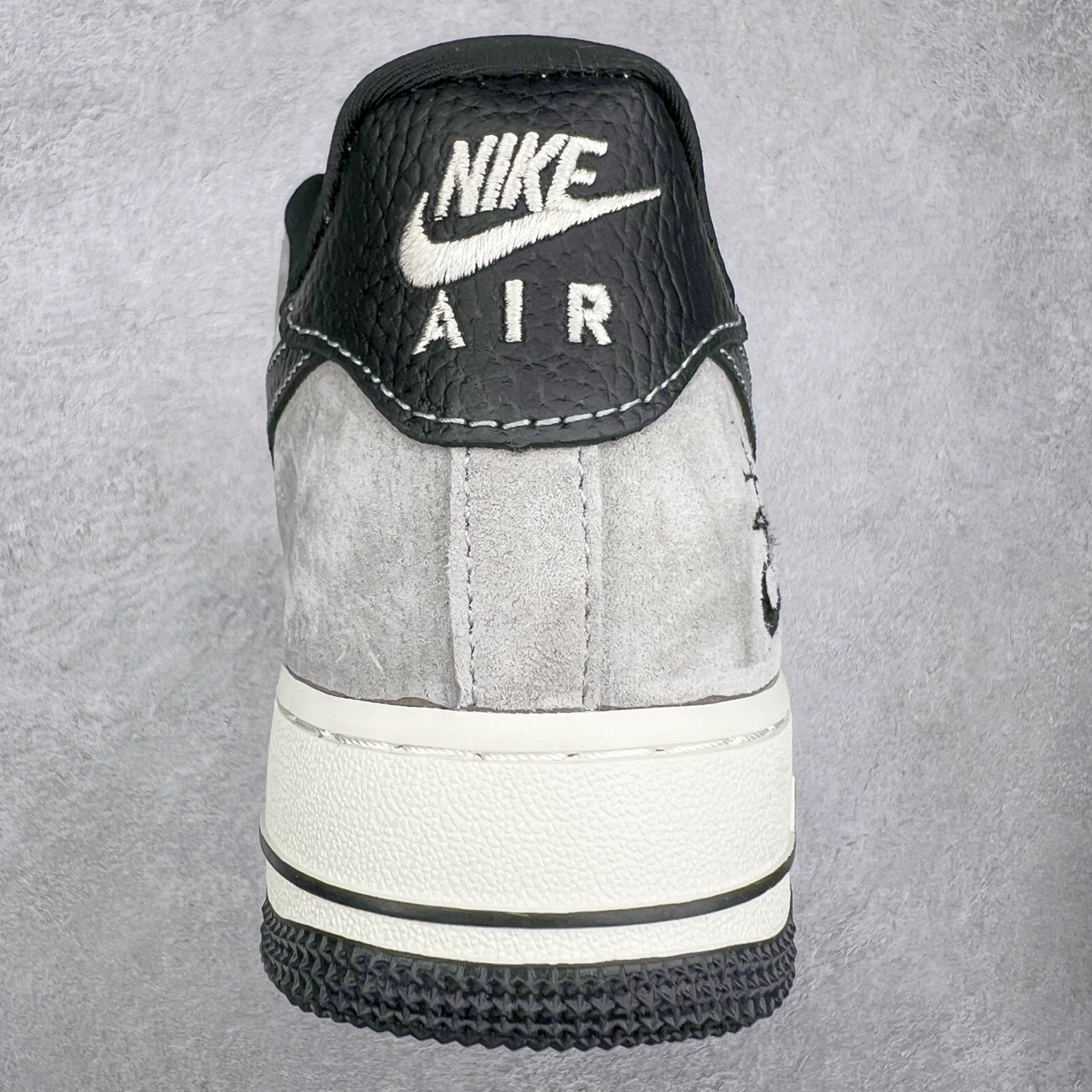 图片[8]-NK Air Force 1´07 Low 空军一号低帮百搭休闲运动板鞋 CH6336-518 柔软、弹性十足的缓震性能和出色的中底设计 横跨复古与现代的外型结合 造就出风靡全球 三十多年的Force 1 直到今天还深受青睐 尺码：36 36.5 37.5 38 38.5 39 40 40.5 41 42 42.5 43 44 44.5 45-选品中心