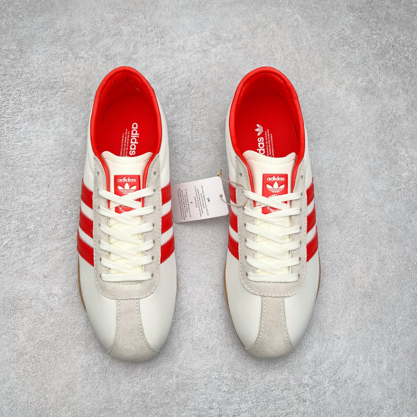 图片[2]-AD Originals Tokyo 东京限定系列复古百搭薄底德训风低帮休闲运动T头鞋 JI3300 ORIGINALS 挖掘复古运动基因，文 将经典与现代完美融合，推出薄底鞋系列，引起潮流趋势。此次COSTS带来的是ADIDAS ORIGINALS TOKYO系列黑白两款百搭配色，鞋款鞋面舒适贴合脚面， 同时采用柔软材质，穿着轻便舒适；中底缓震性能，鞋底有一定弹性，日常穿搭舒适且防滑。尺码：35⅔ 36 36⅔ 37⅓ 38 38⅔ 39⅓ 40 40⅔ 41⅓ 42 42⅔ 43⅓ 44 45-选品中心