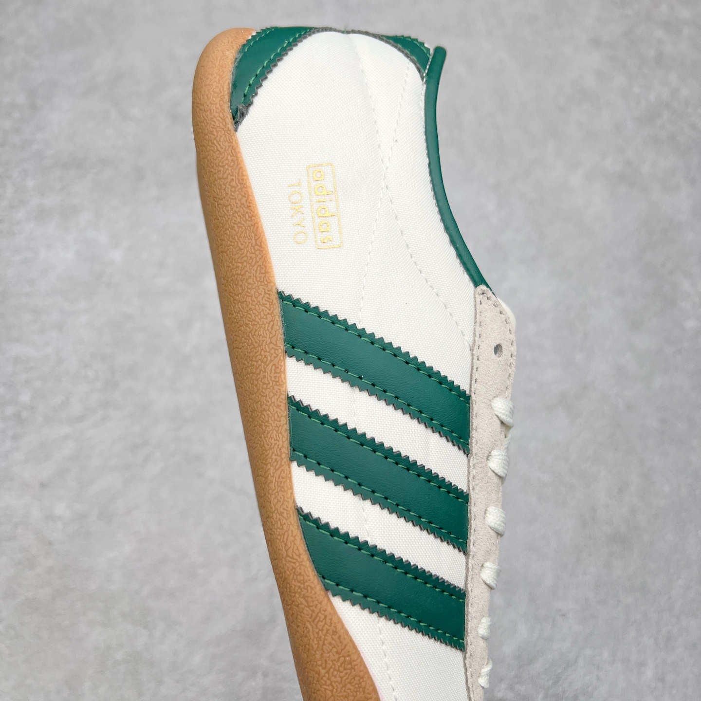 图片[6]-AD Originals Tokyo 东京限定系列复古百搭薄底德训风低帮休闲运动T头鞋 JP9705 ORIGINALS 挖掘复古运动基因，文 将经典与现代完美融合，推出薄底鞋系列，引起潮流趋势。此次COSTS带来的是ADIDAS ORIGINALS TOKYO系列黑白两款百搭配色，鞋款鞋面舒适贴合脚面， 同时采用柔软材质，穿着轻便舒适；中底缓震性能，鞋底有一定弹性，日常穿搭舒适且防滑。尺码：35⅔ 36 36⅔ 37⅓ 38 38⅔ 39⅓ 40 40⅔ 41⅓ 42 42⅔ 43⅓ 44 45-选品中心